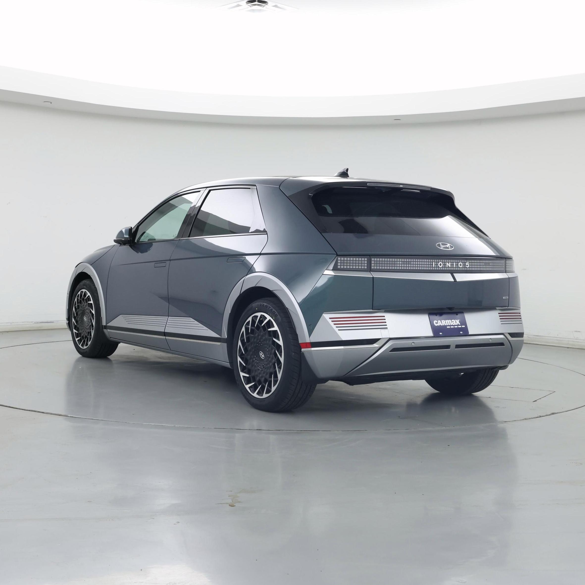 Thumbnail: 2022 Hyundai Ioniq 5 - 2