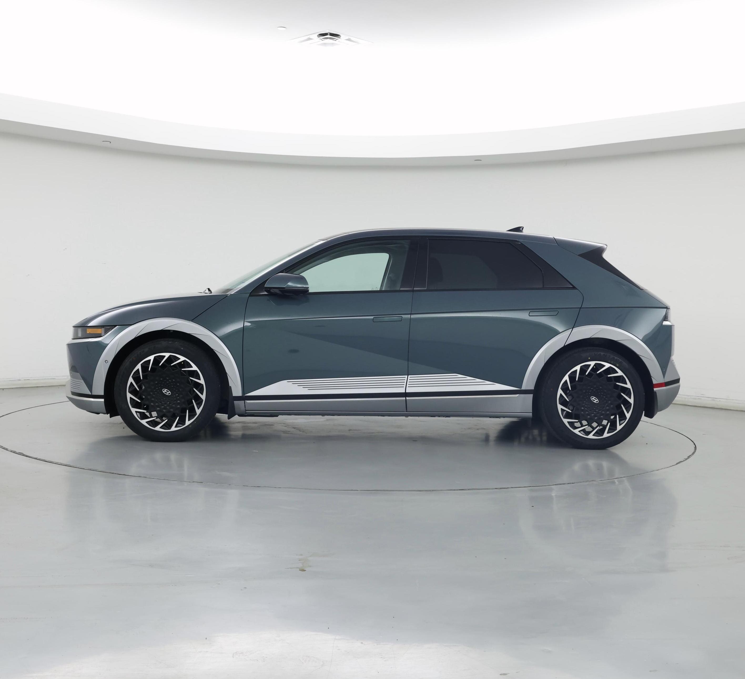 Thumbnail: 2022 Hyundai Ioniq 5 - 3
