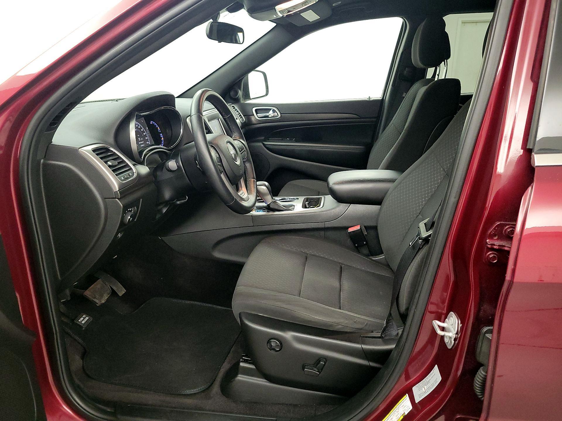 Thumbnail: 2018 Jeep Grand Cherokee - 11