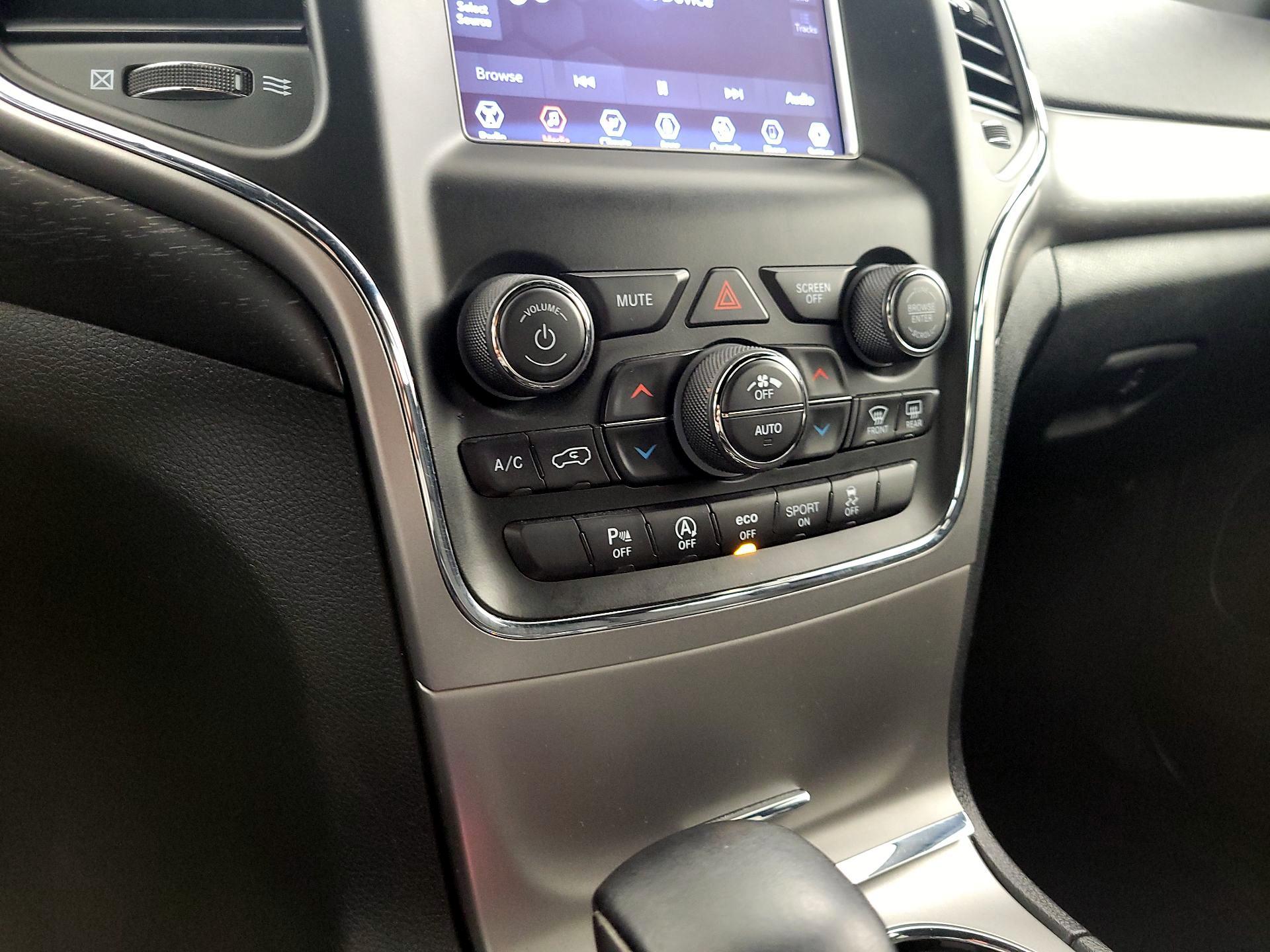 Thumbnail: 2018 Jeep Grand Cherokee - 16