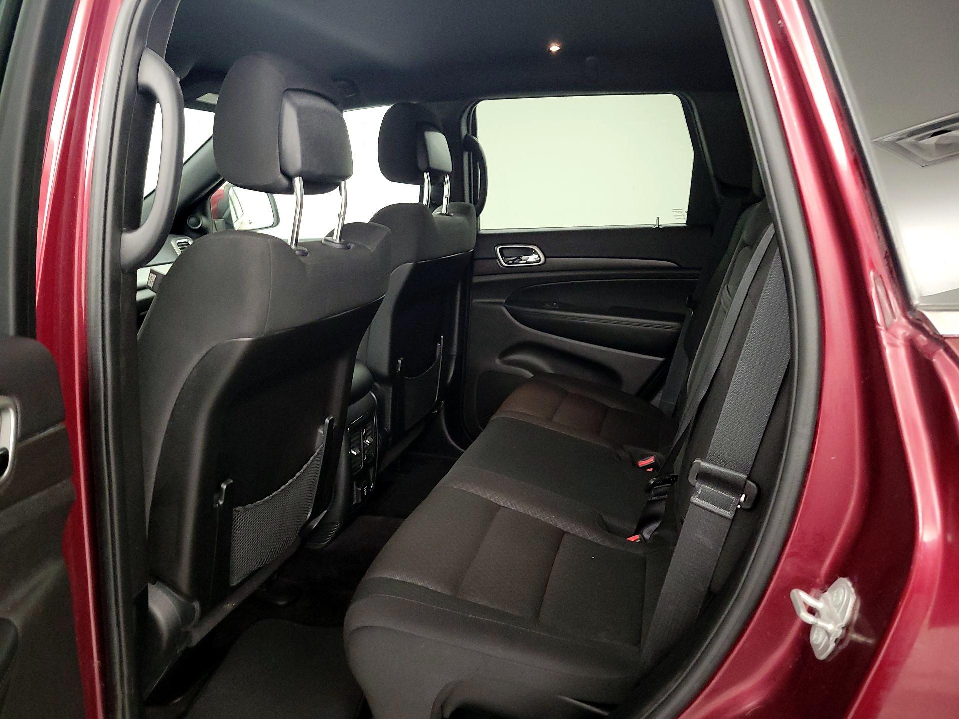 Thumbnail: 2018 Jeep Grand Cherokee - 18