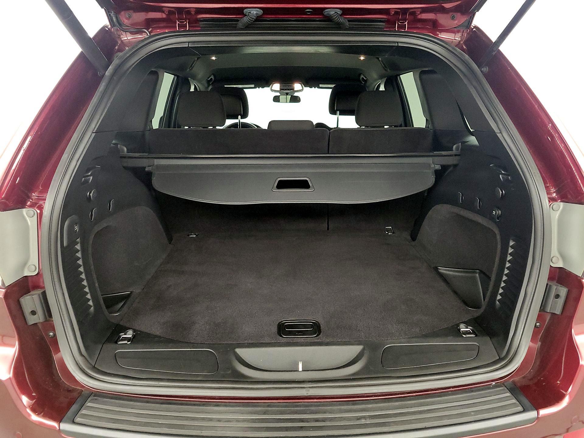 Thumbnail: 2018 Jeep Grand Cherokee - 19