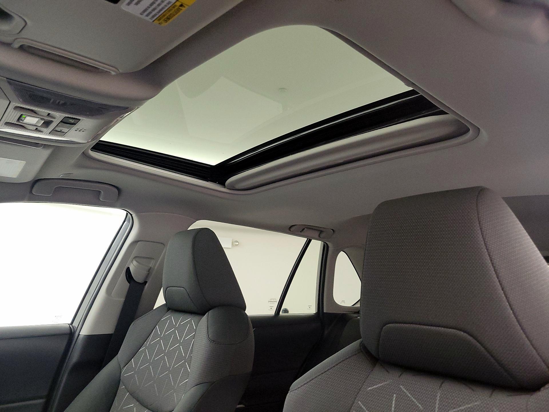 Thumbnail: 2024 Toyota RAV4 - 19