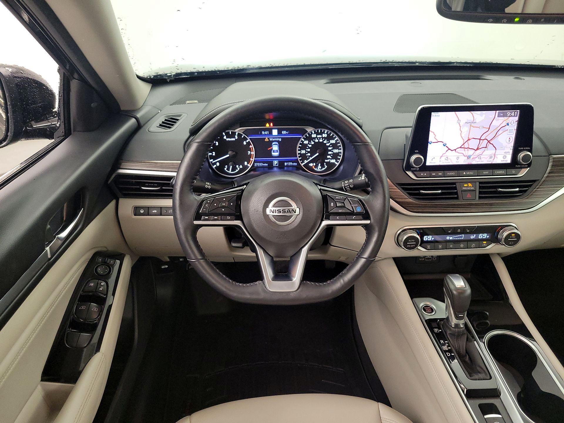 Thumbnail: 2020 Nissan Altima - 10