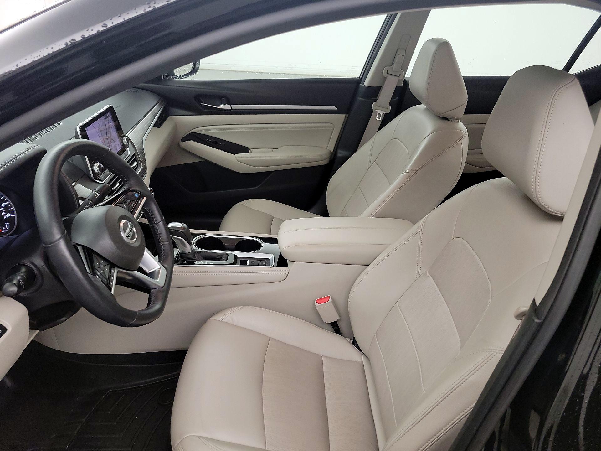 Thumbnail: 2020 Nissan Altima - 11