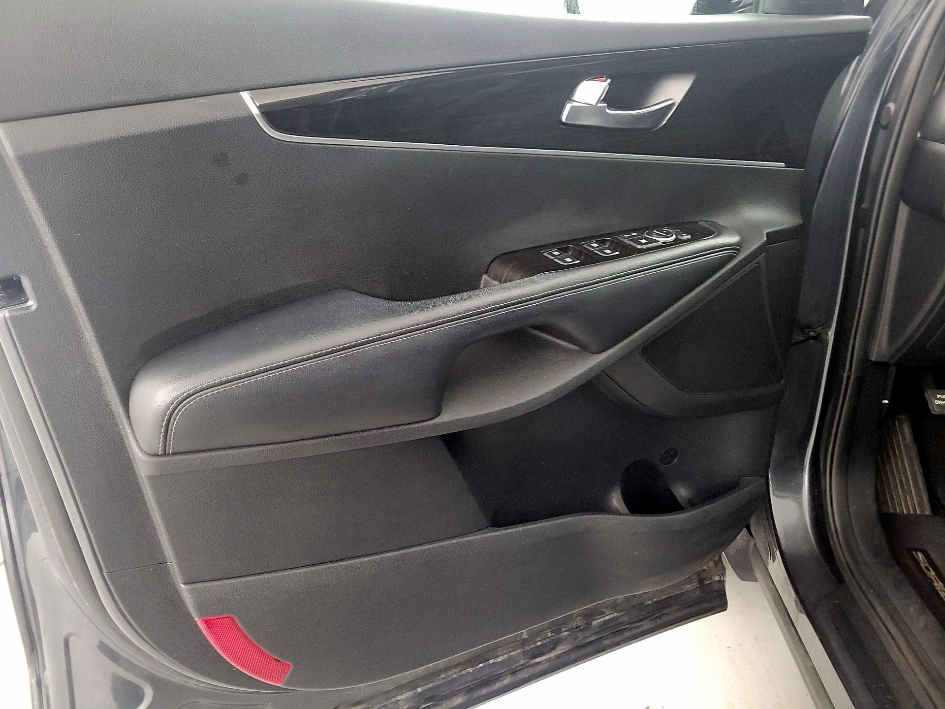 Thumbnail: 2020 Kia Sorento - 12