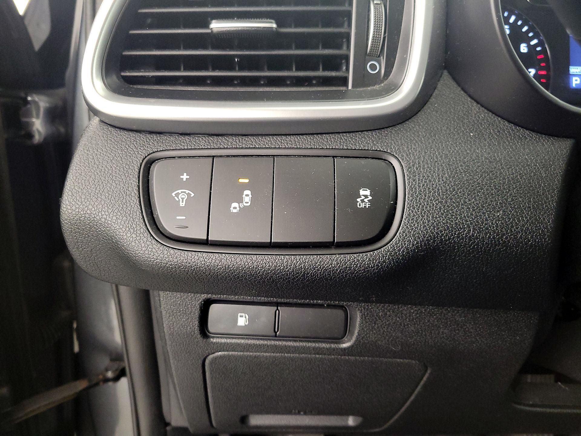 Thumbnail: 2020 Kia Sorento - 13