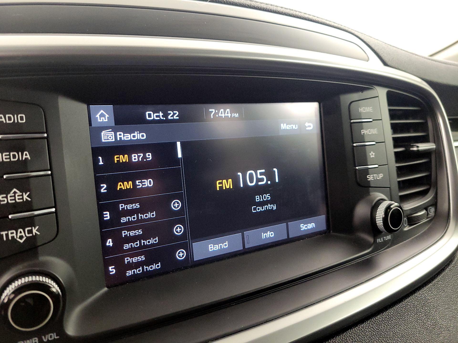 Thumbnail: 2020 Kia Sorento - 15