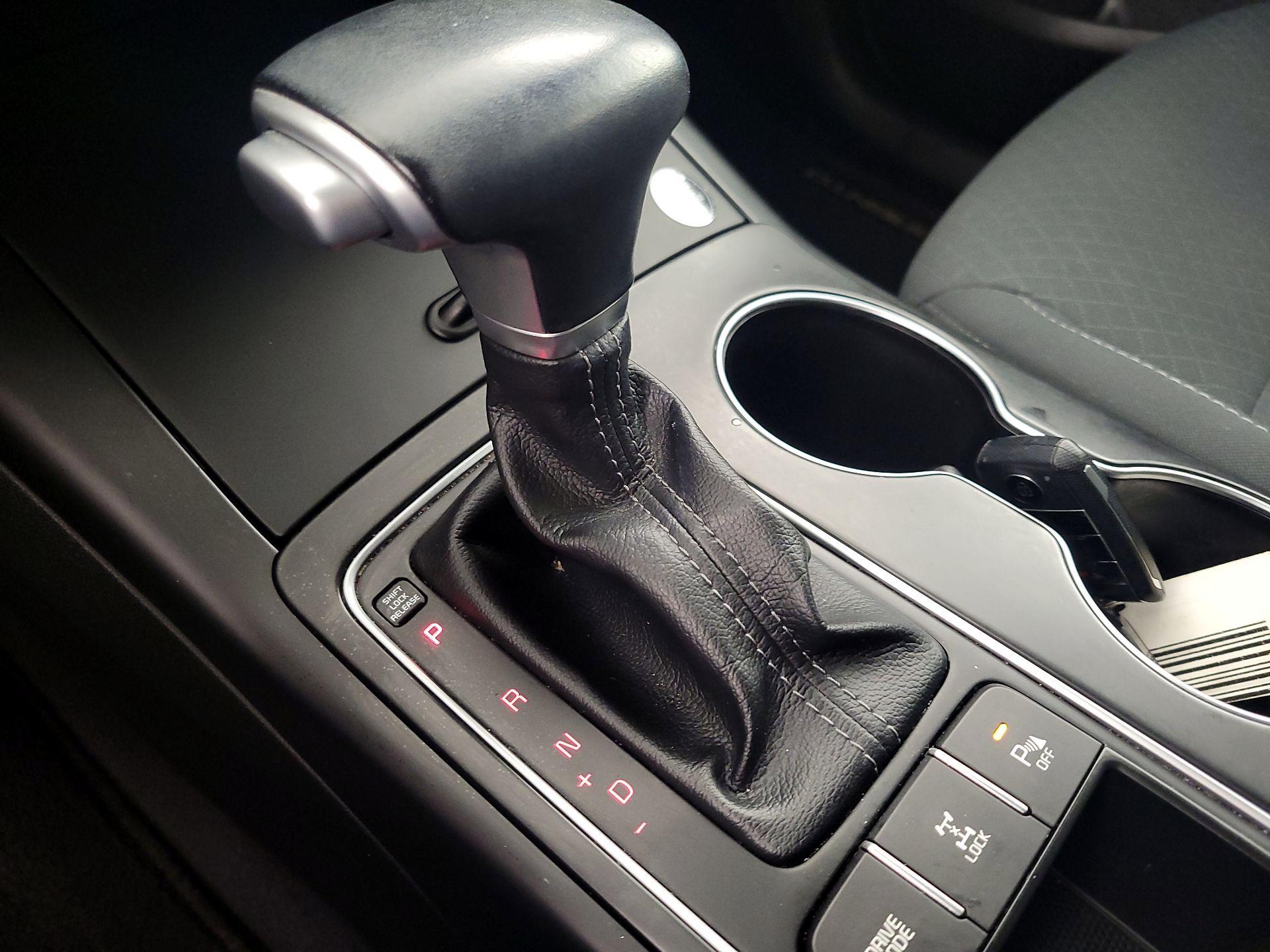 Thumbnail: 2020 Kia Sorento - 17