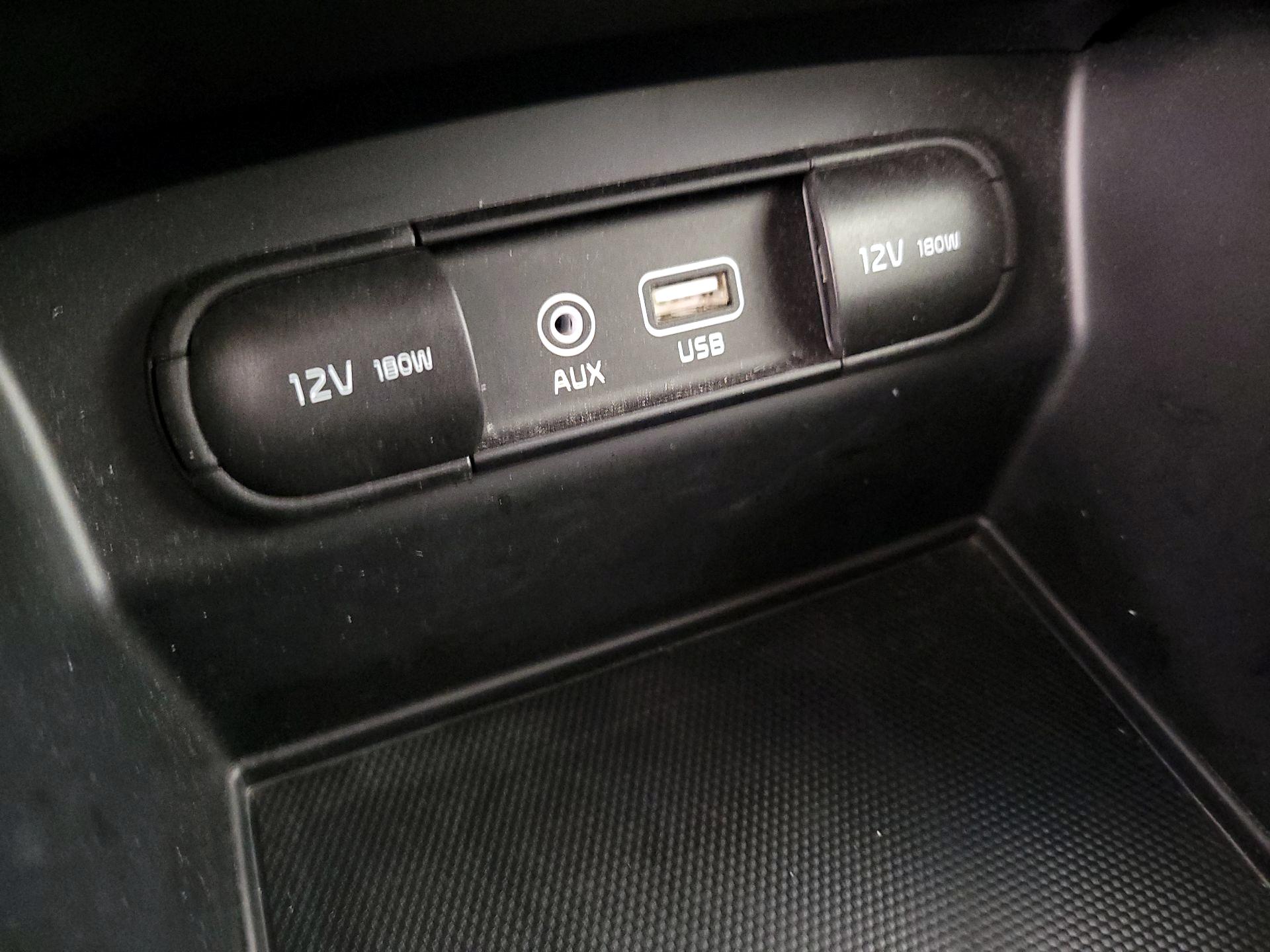 Thumbnail: 2020 Kia Sorento - 18