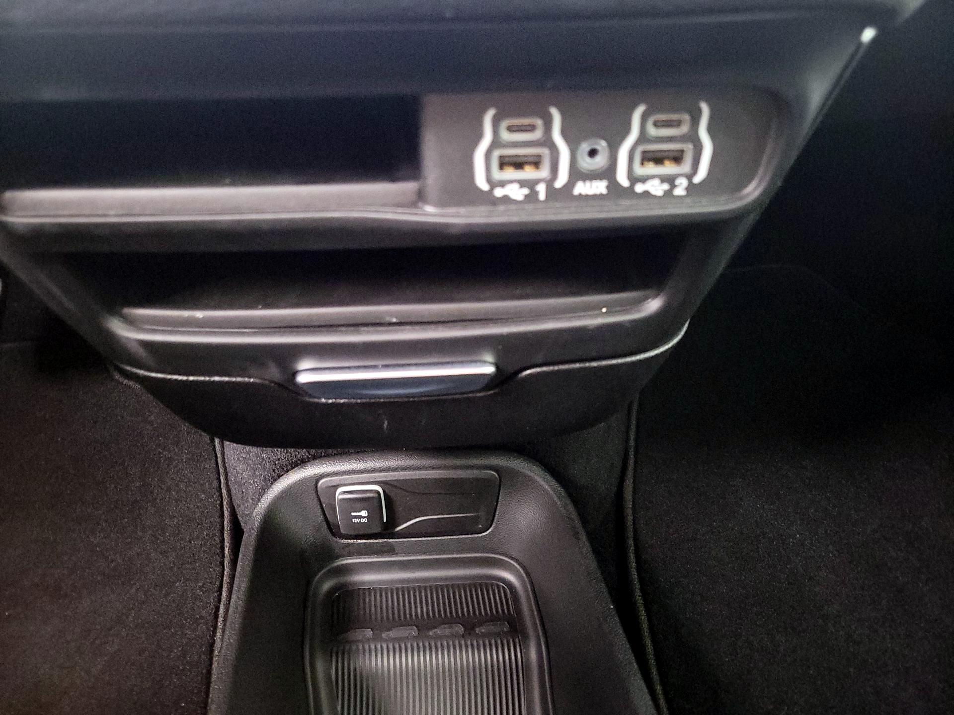 Thumbnail: 2025 Chrysler Pacifica - 18