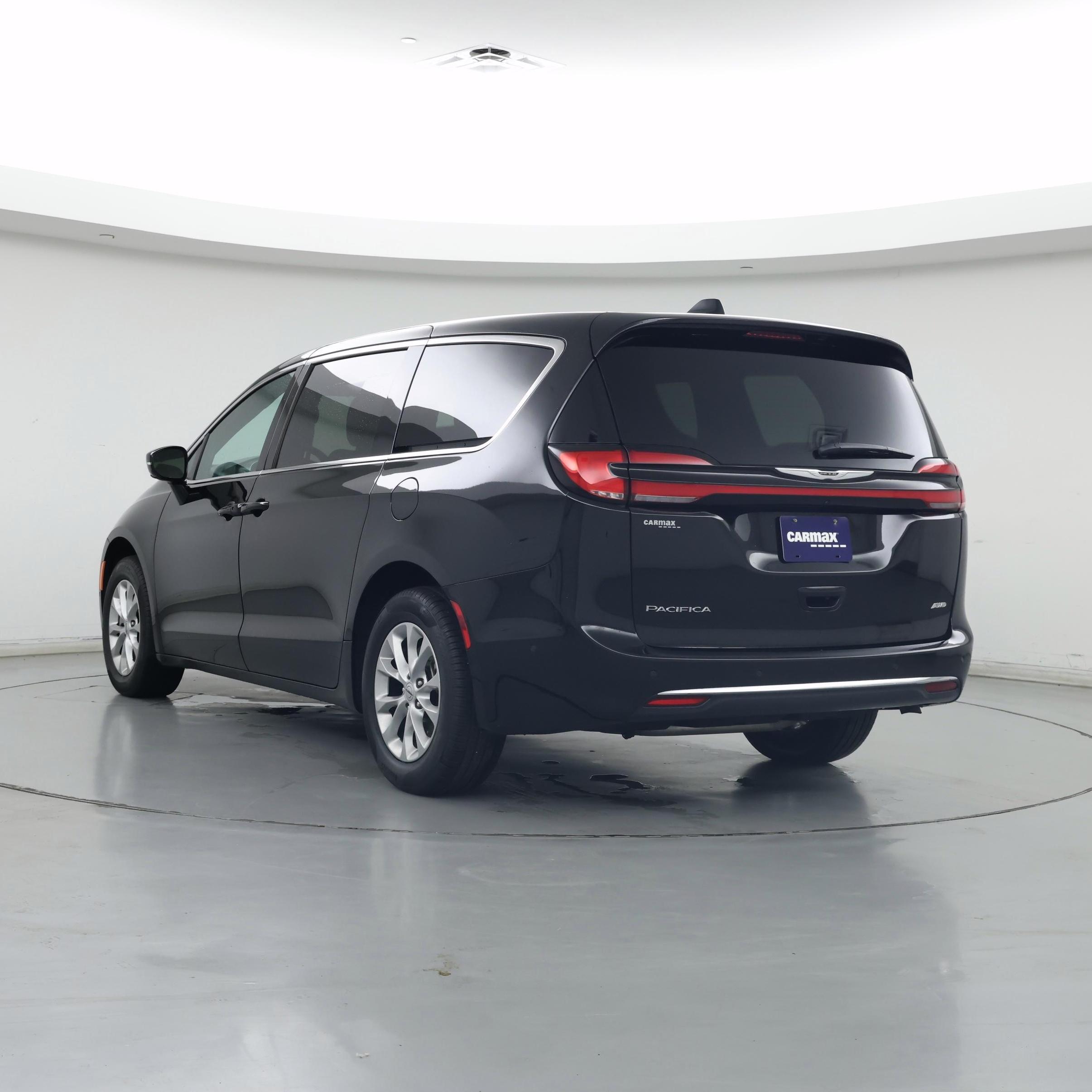 Thumbnail: 2025 Chrysler Pacifica - 2