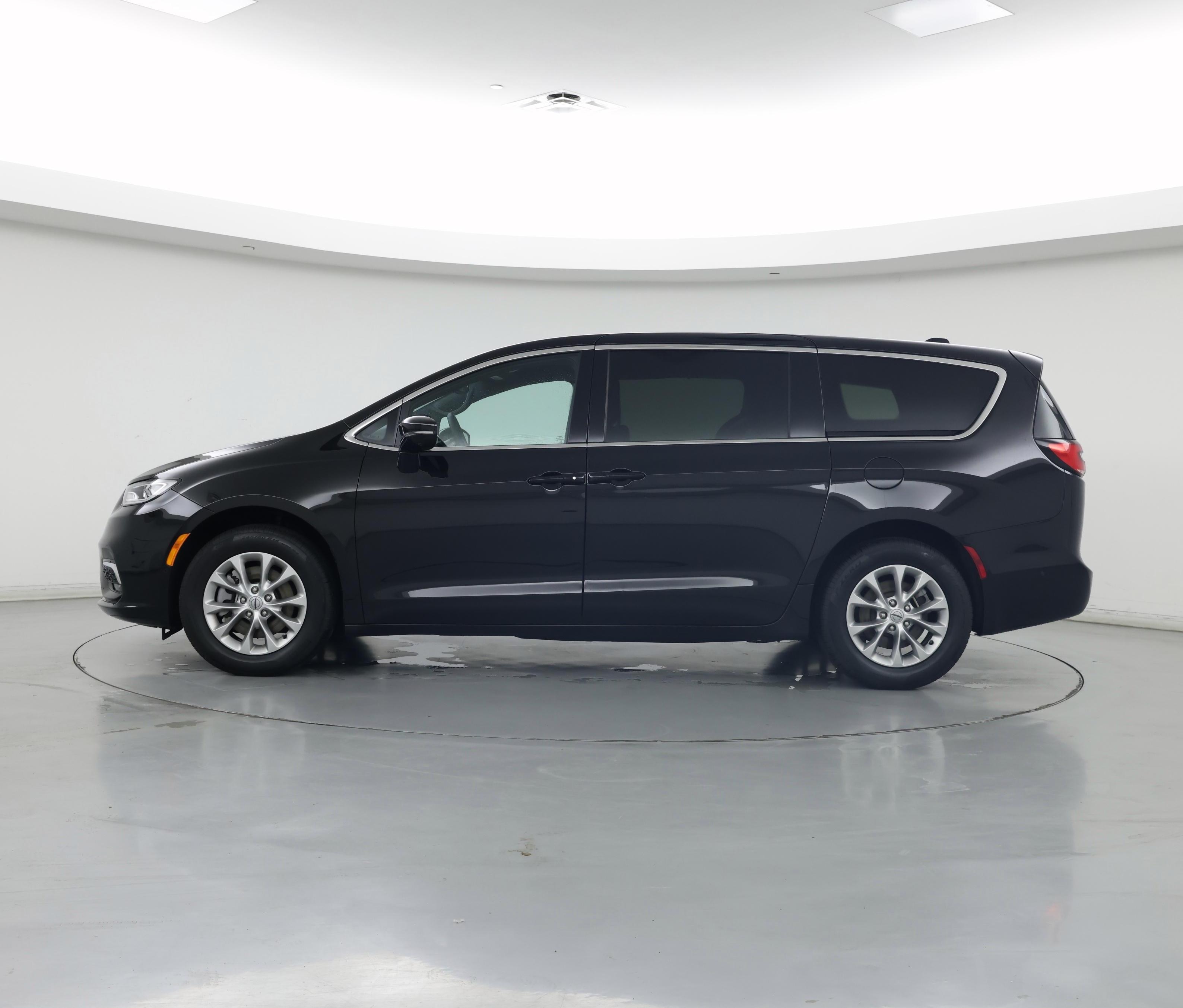 Thumbnail: 2025 Chrysler Pacifica - 3