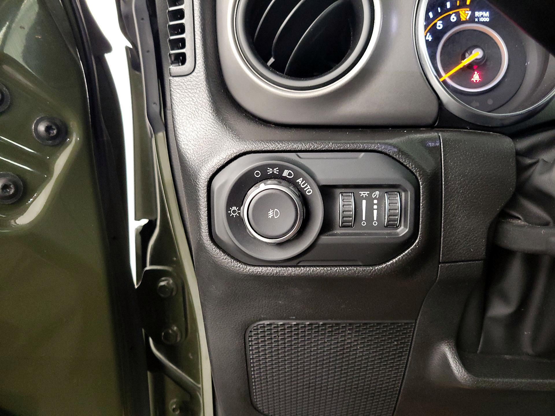 Thumbnail: 2022 Jeep Wrangler - 13