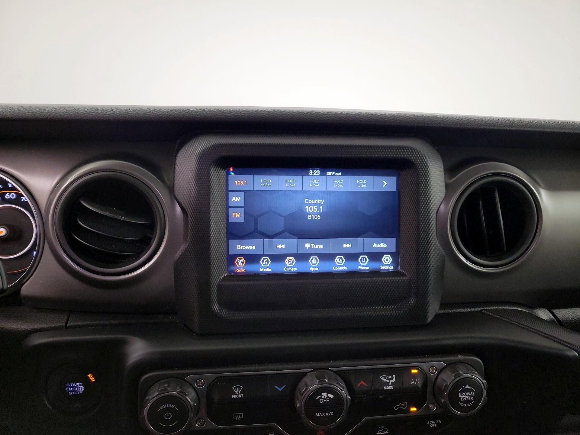 Thumbnail: 2022 Jeep Wrangler - 15