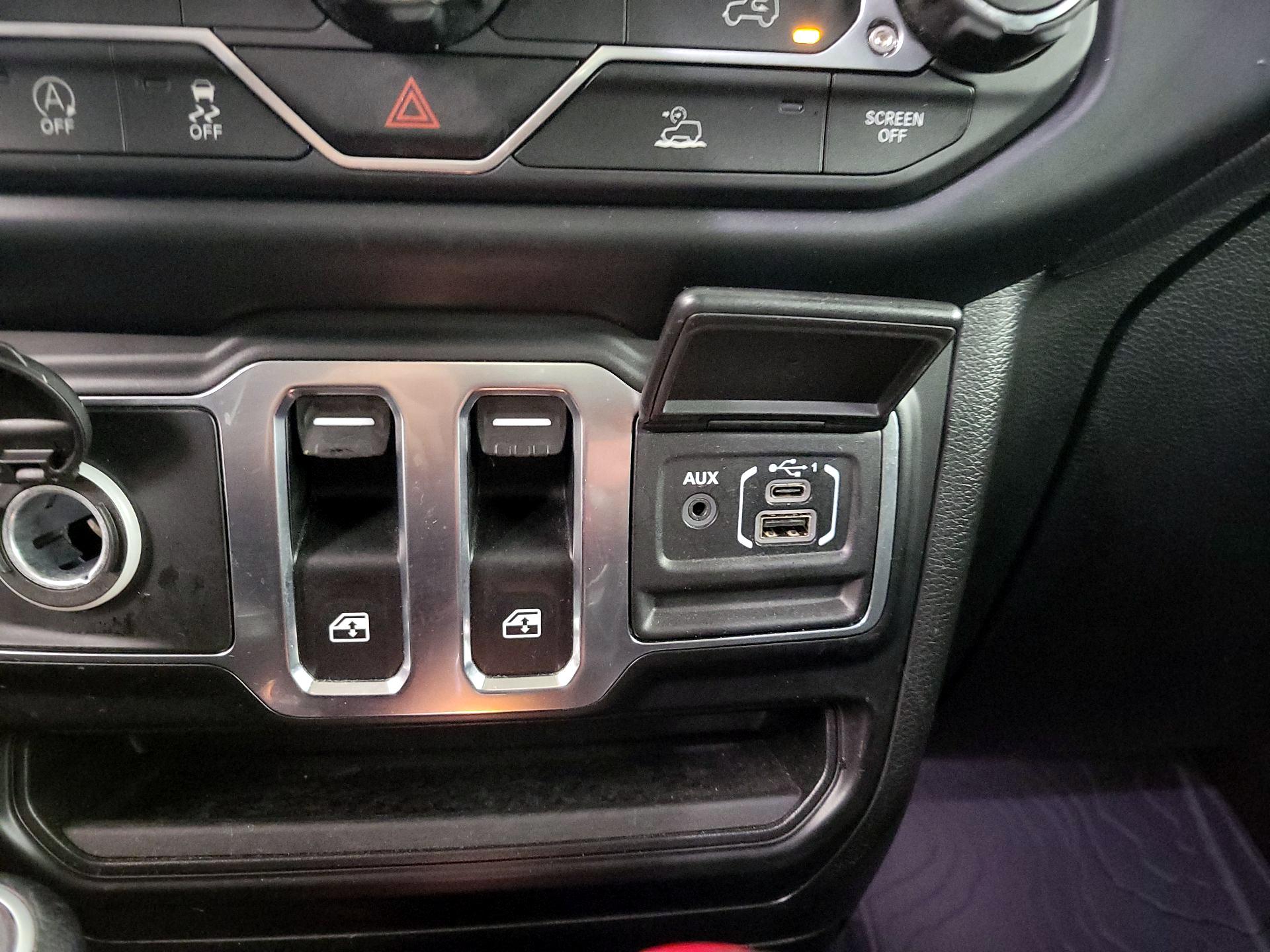 Thumbnail: 2022 Jeep Wrangler - 18