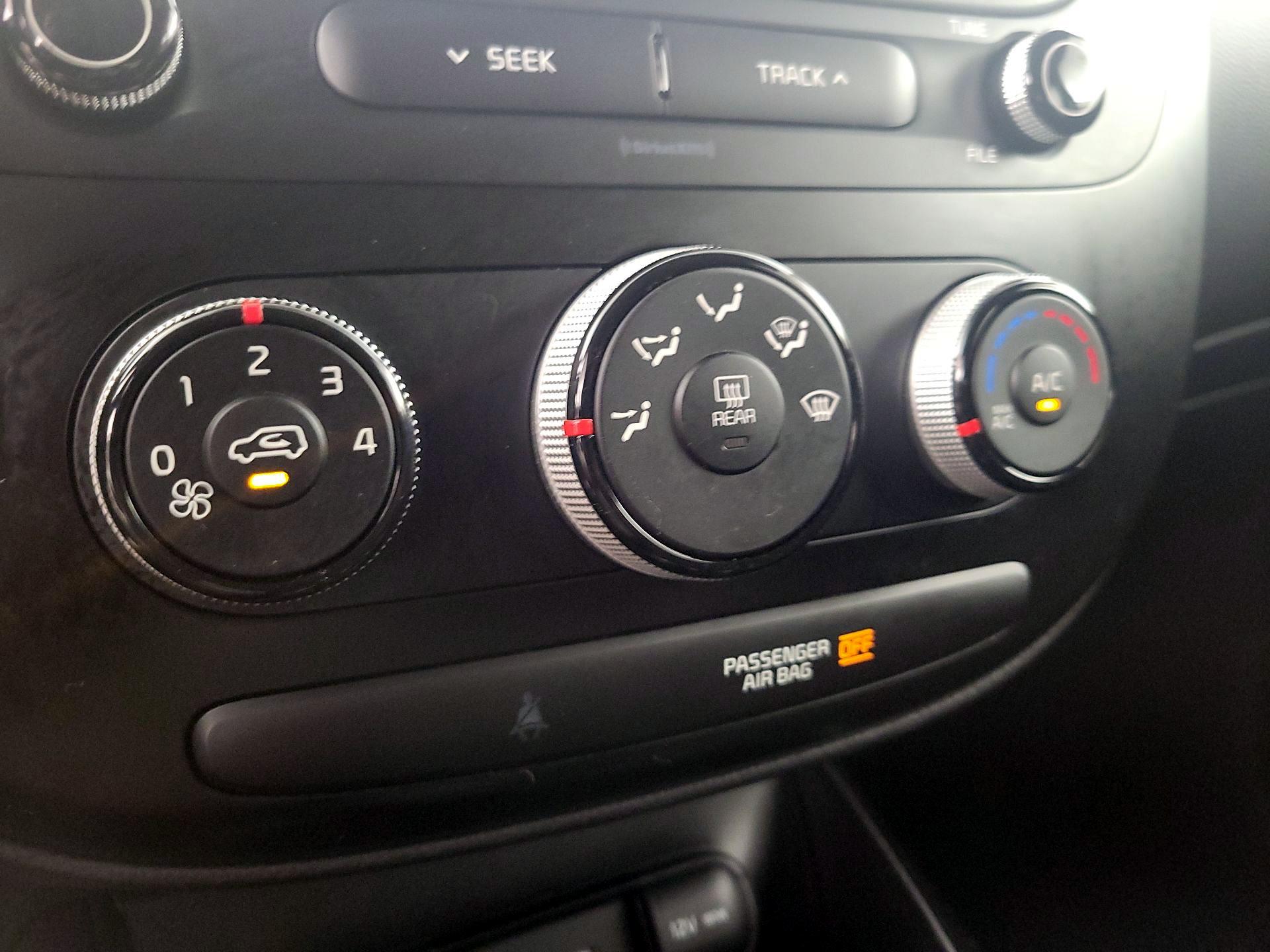 Thumbnail: 2019 Kia Soul - 16