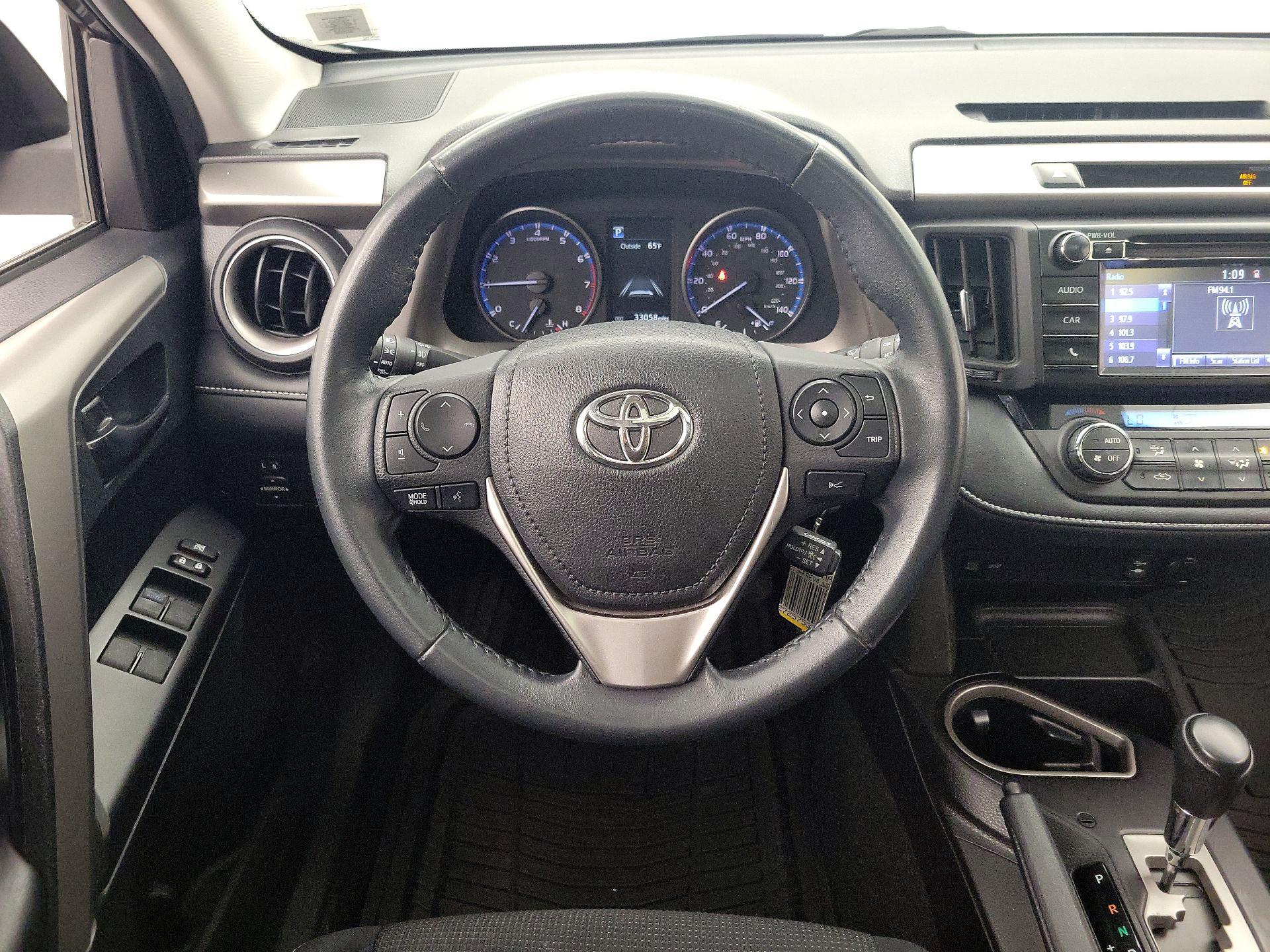 Thumbnail: 2018 Toyota RAV4 - 10