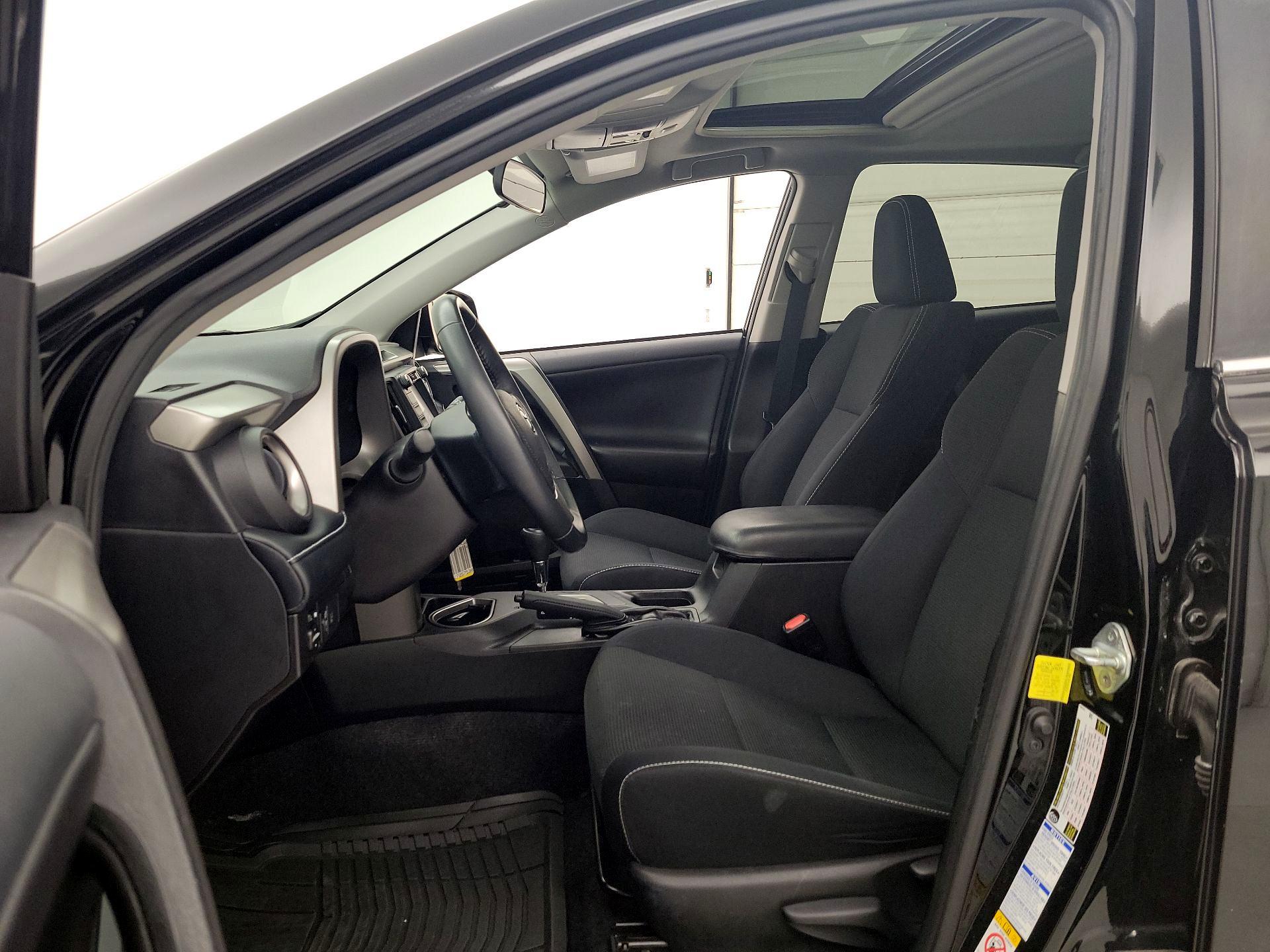 Thumbnail: 2018 Toyota RAV4 - 11