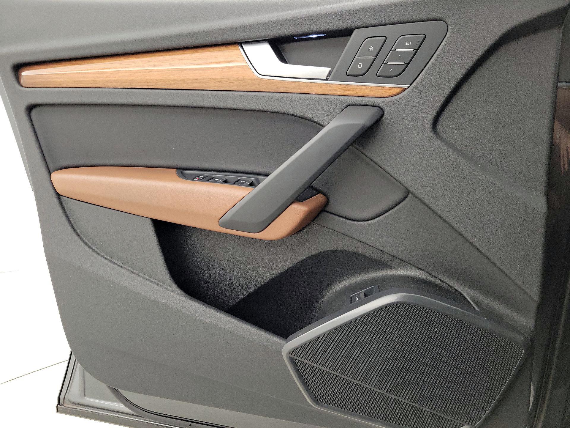 Thumbnail: 2022 Audi Q5 - 12