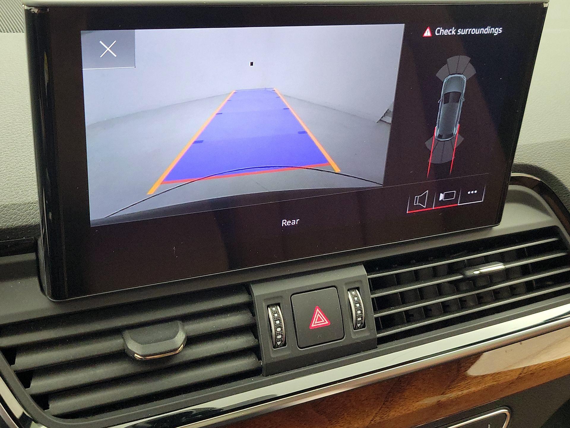 Thumbnail: 2022 Audi Q5 - 14