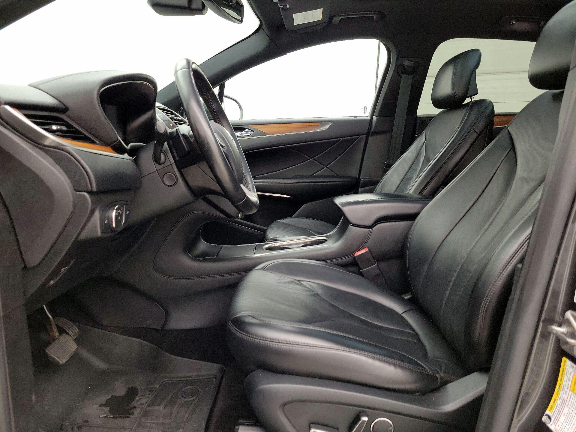 Thumbnail: 2017 Lincoln MKC - 11