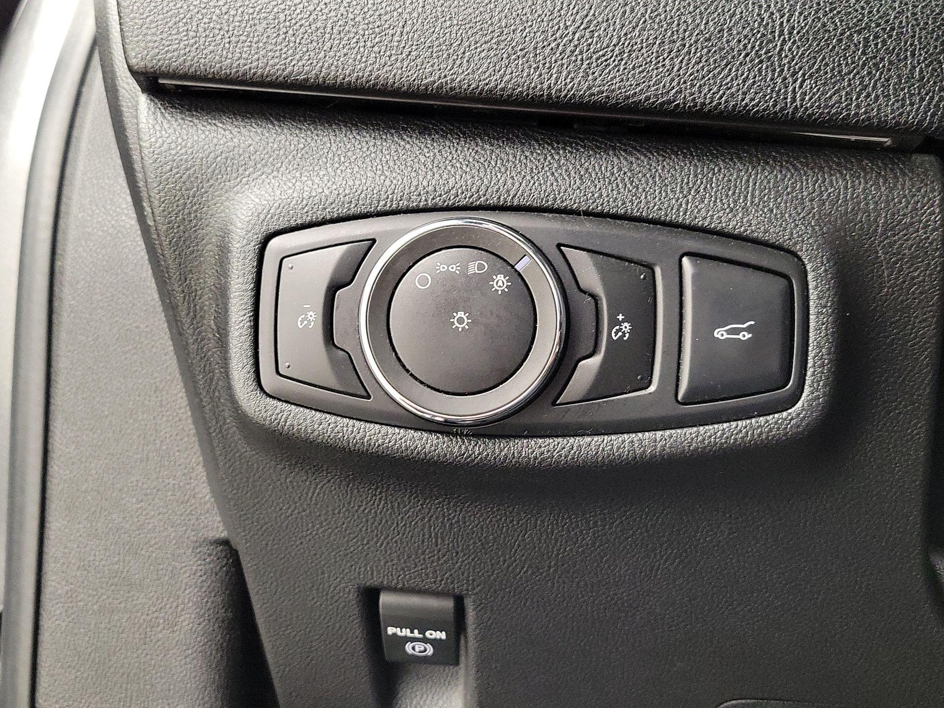 Thumbnail: 2017 Lincoln MKC - 13