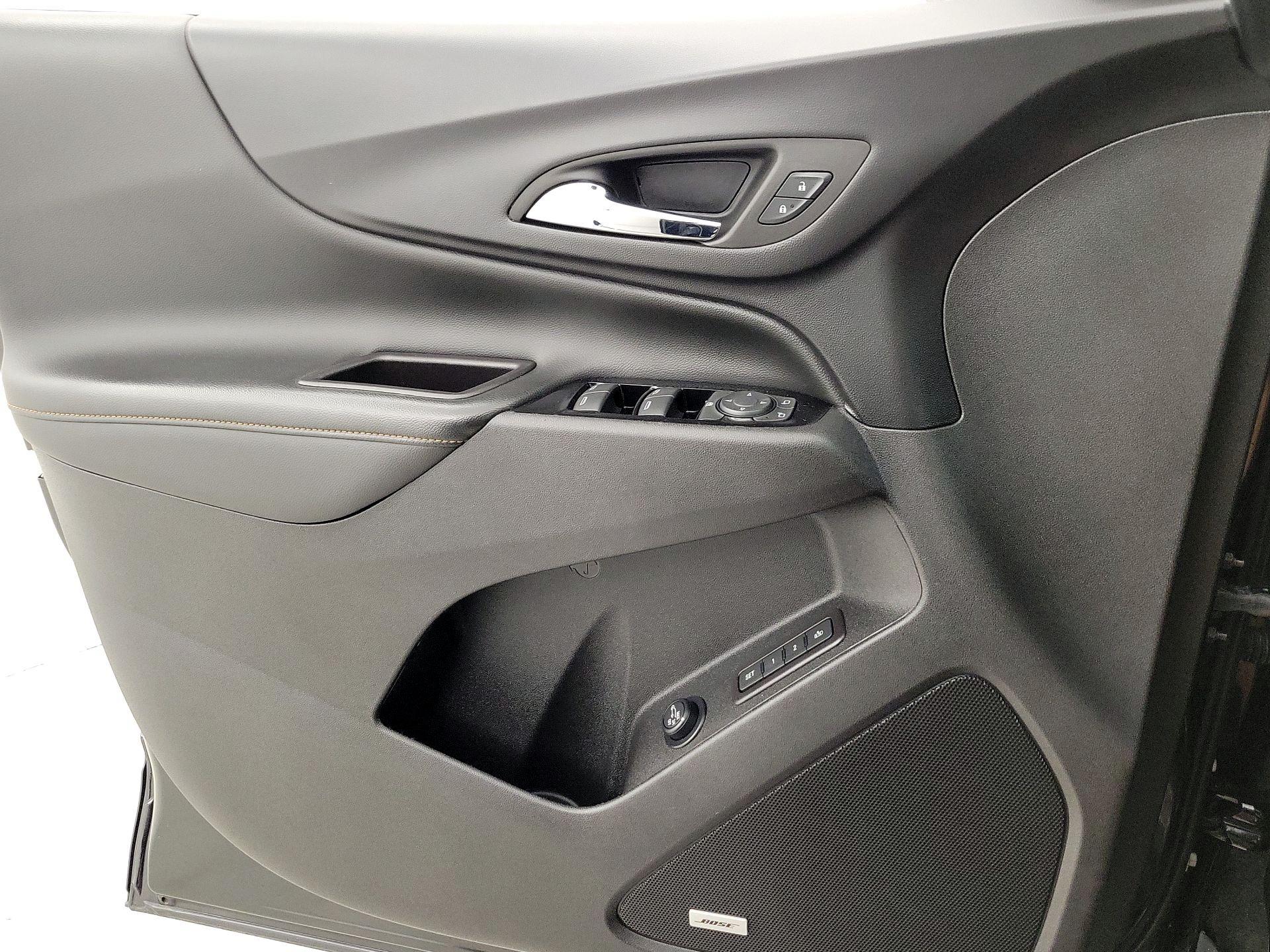Thumbnail: 2022 Chevrolet Equinox - 12