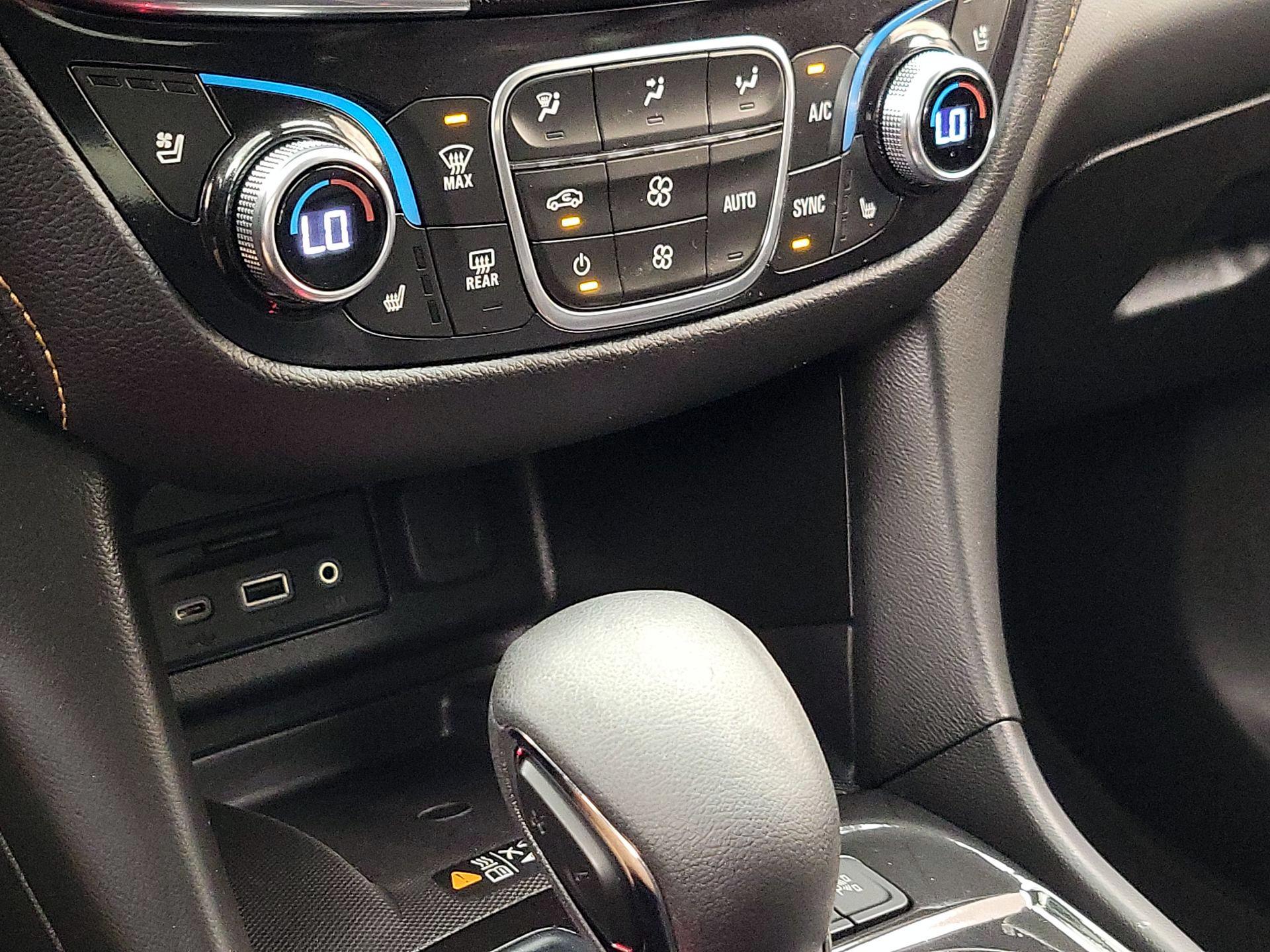 Thumbnail: 2022 Chevrolet Equinox - 16