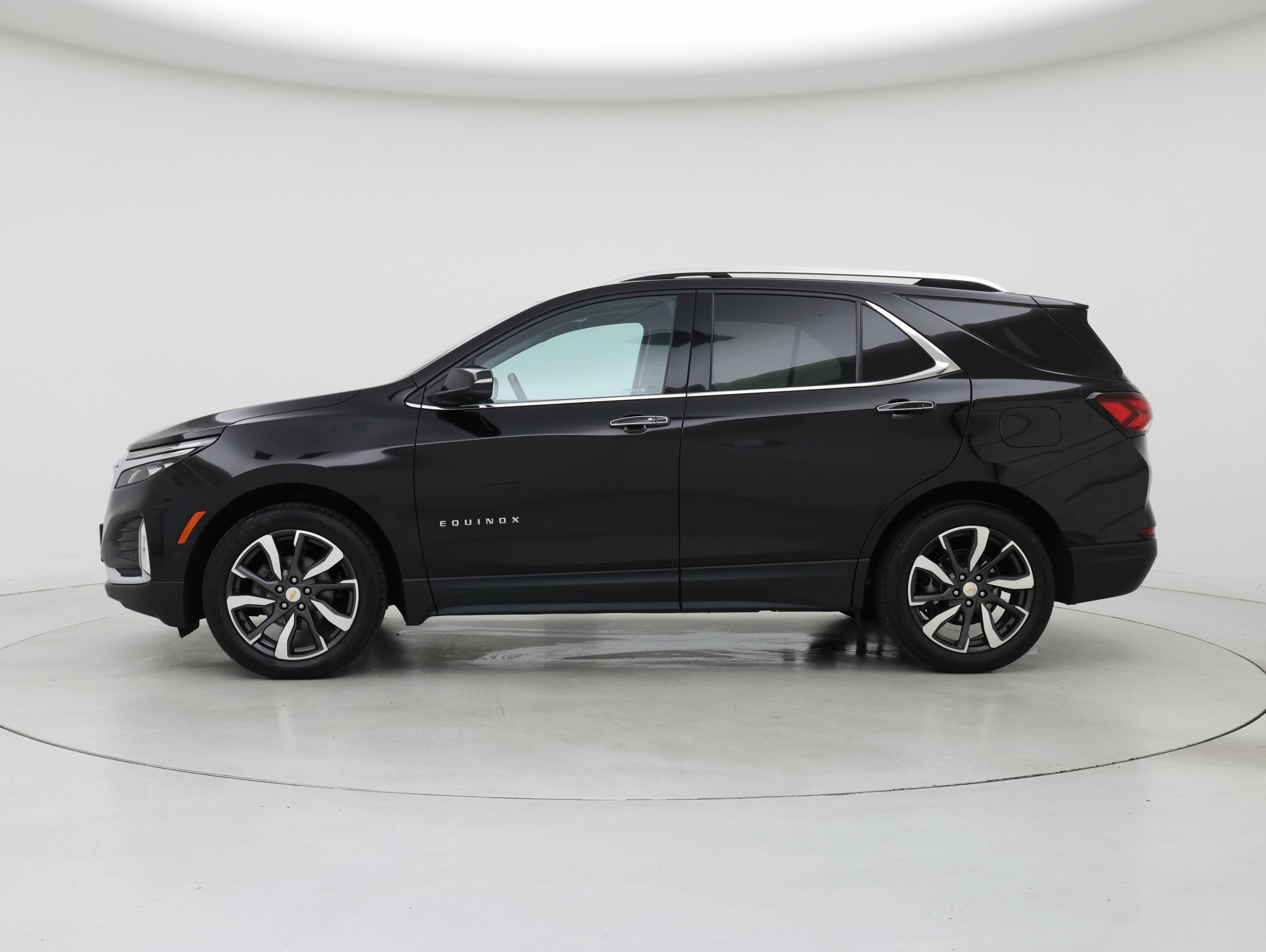 Thumbnail: 2022 Chevrolet Equinox - 3