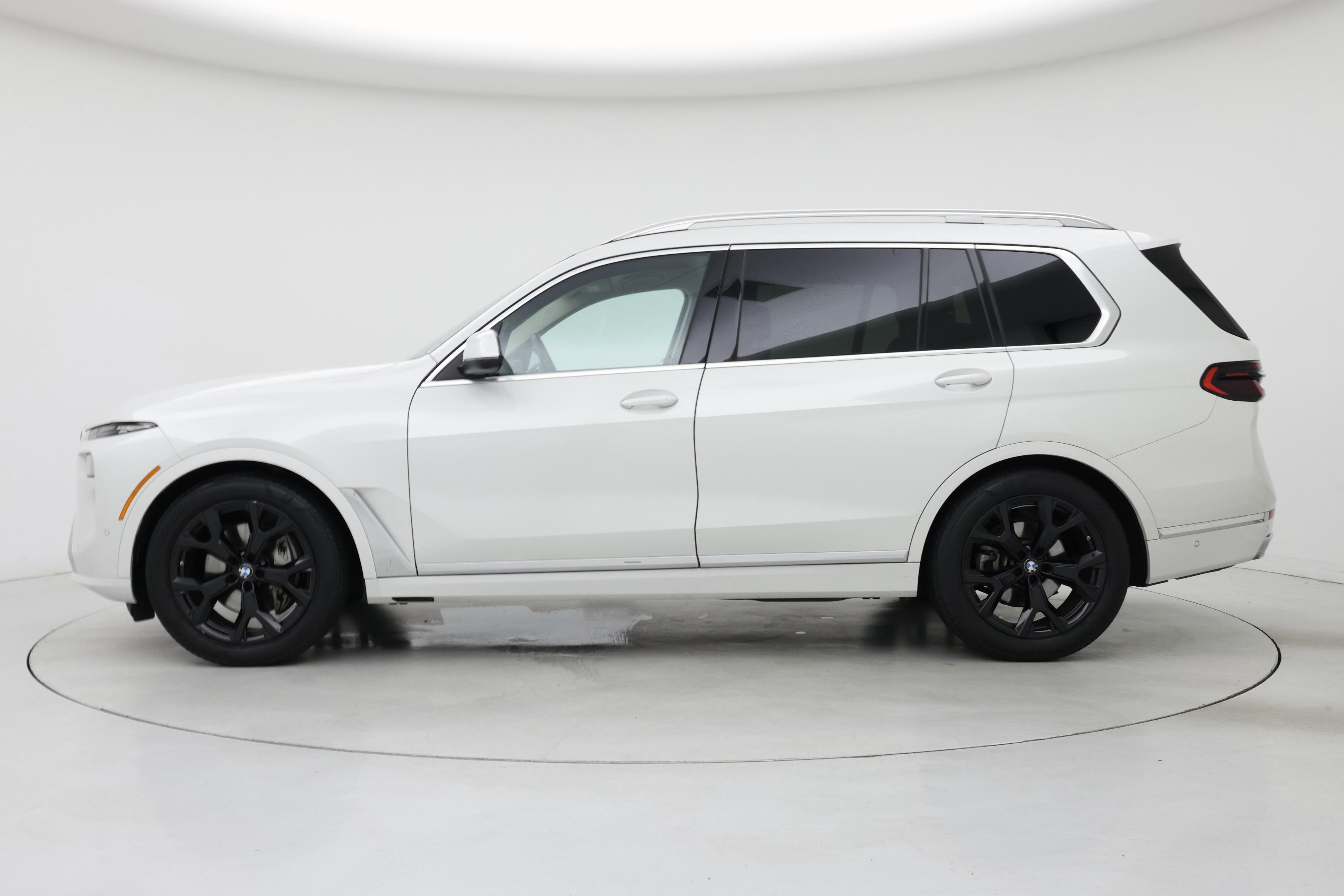 Thumbnail: 2024 BMW X7 - 3