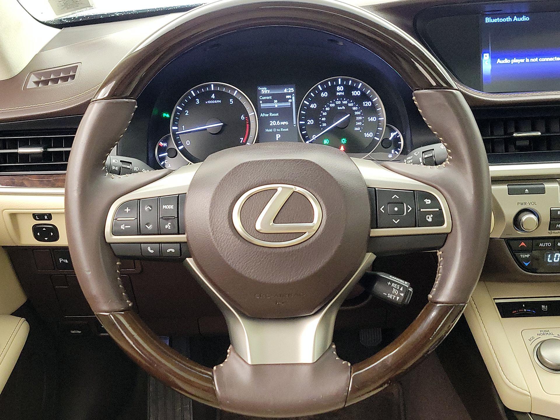 Thumbnail: 2016 Lexus ES - 10