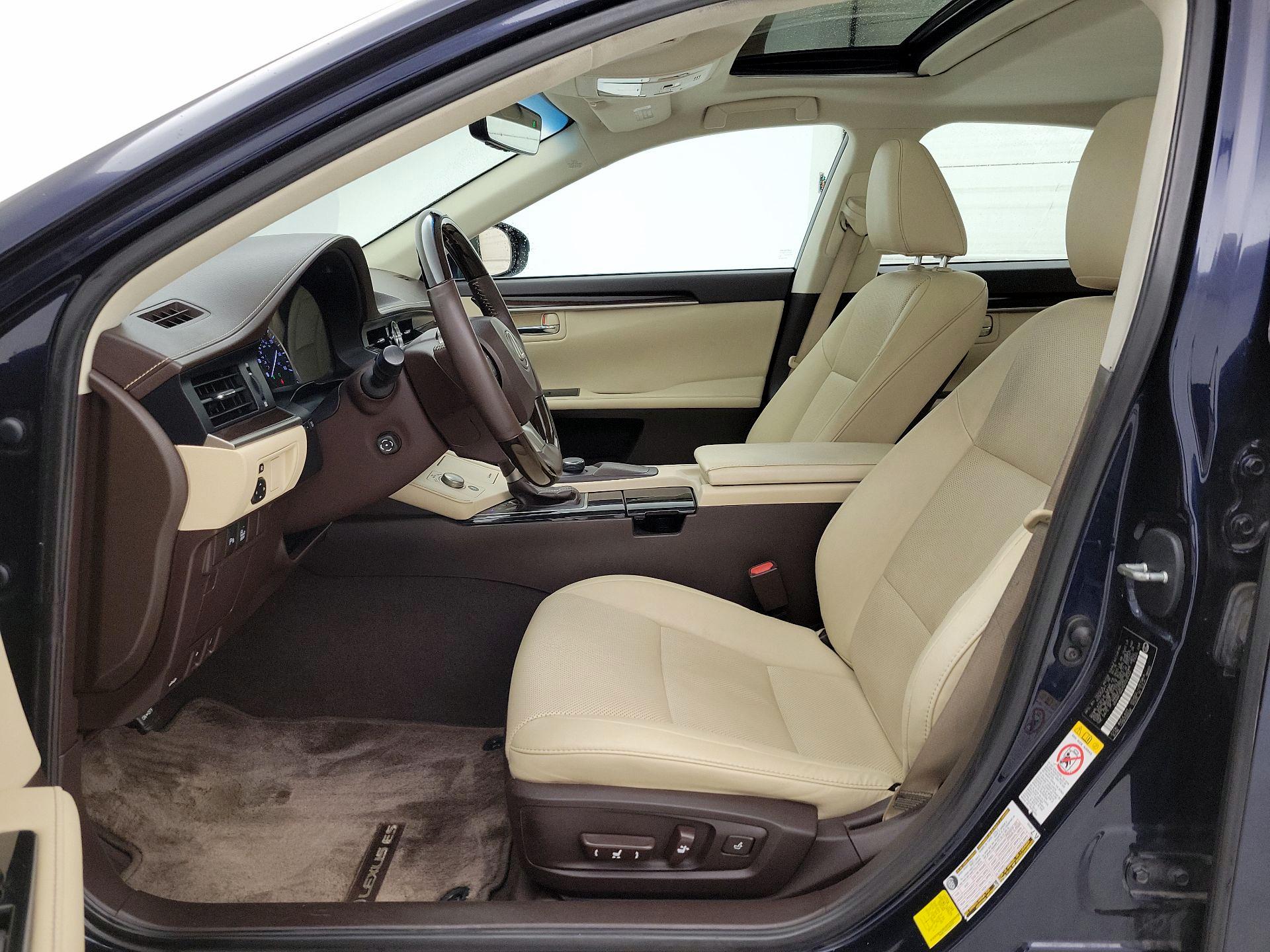 Thumbnail: 2016 Lexus ES - 11
