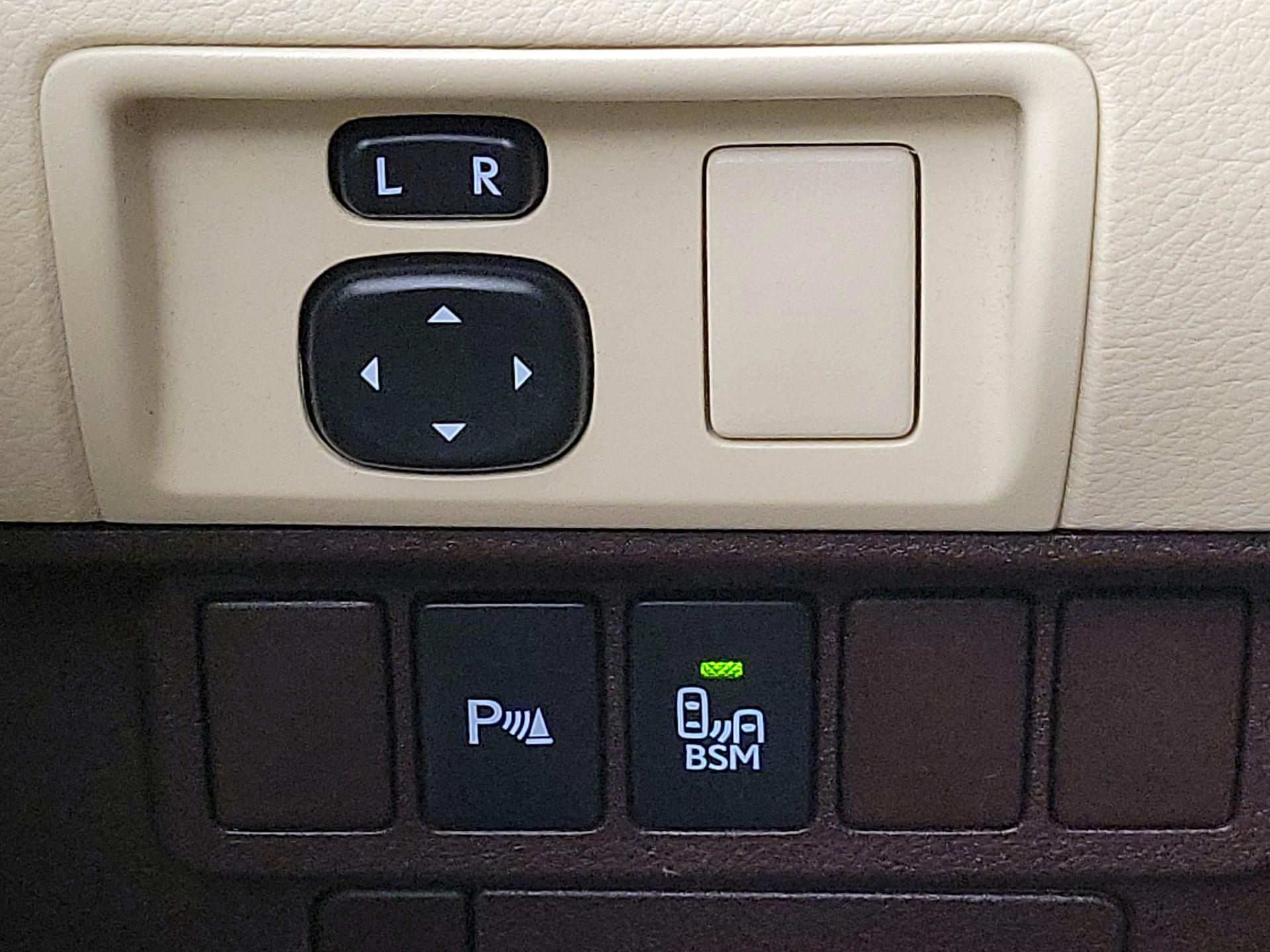 Thumbnail: 2016 Lexus ES - 13
