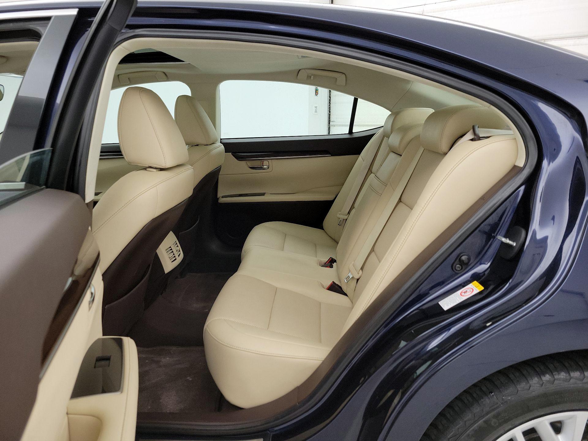 Thumbnail: 2016 Lexus ES - 20