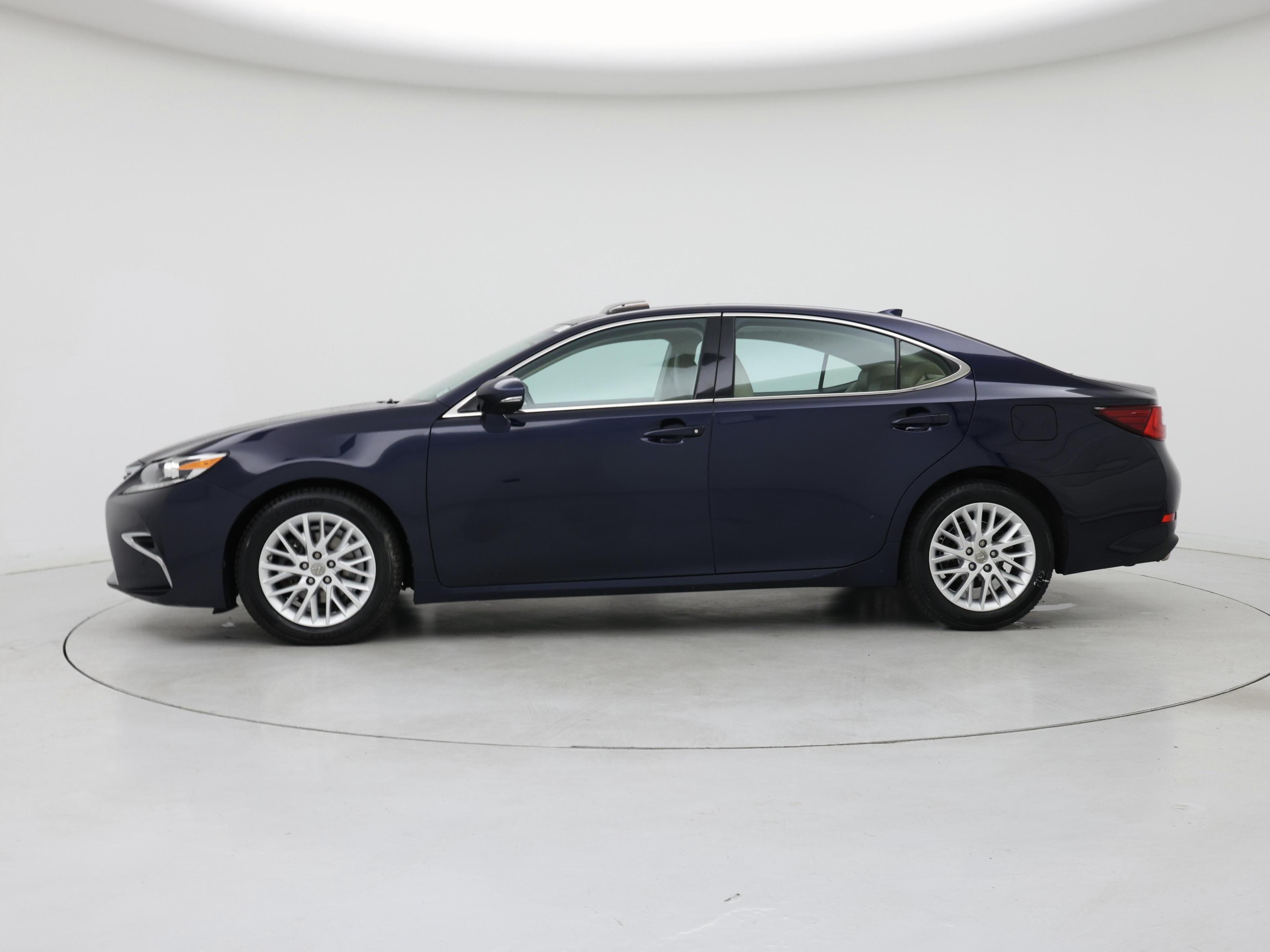 Thumbnail: 2016 Lexus ES - 3