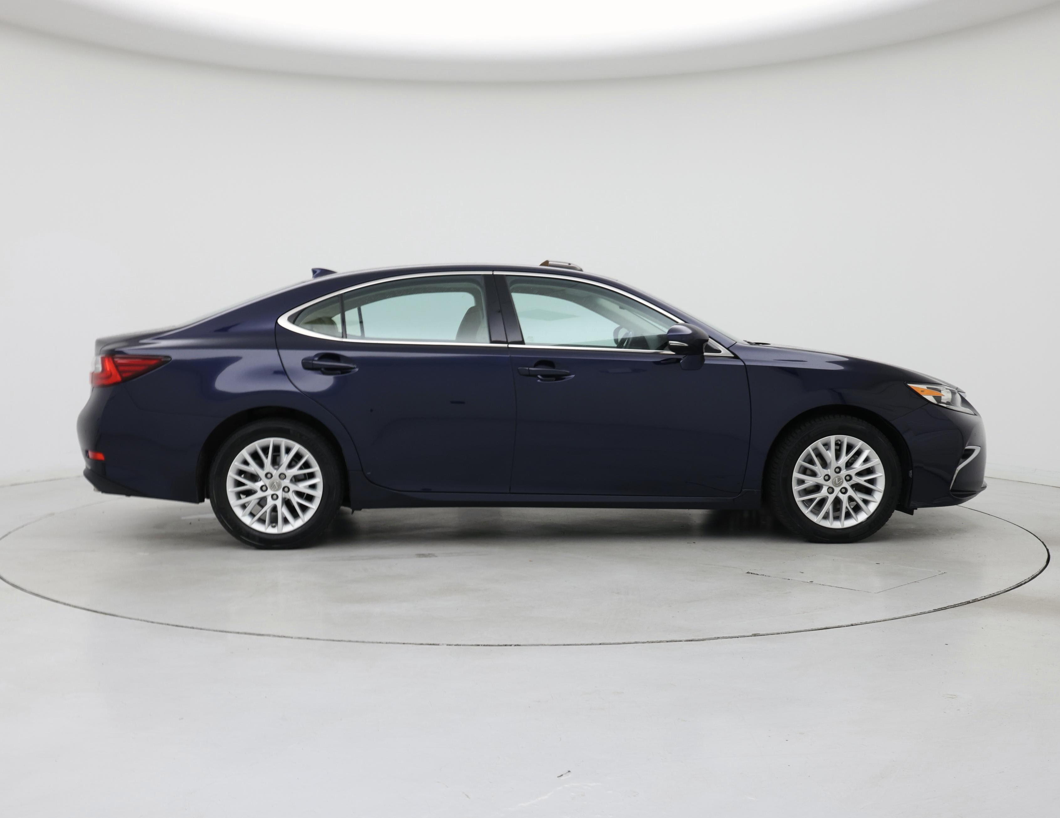 Thumbnail: 2016 Lexus ES - 7