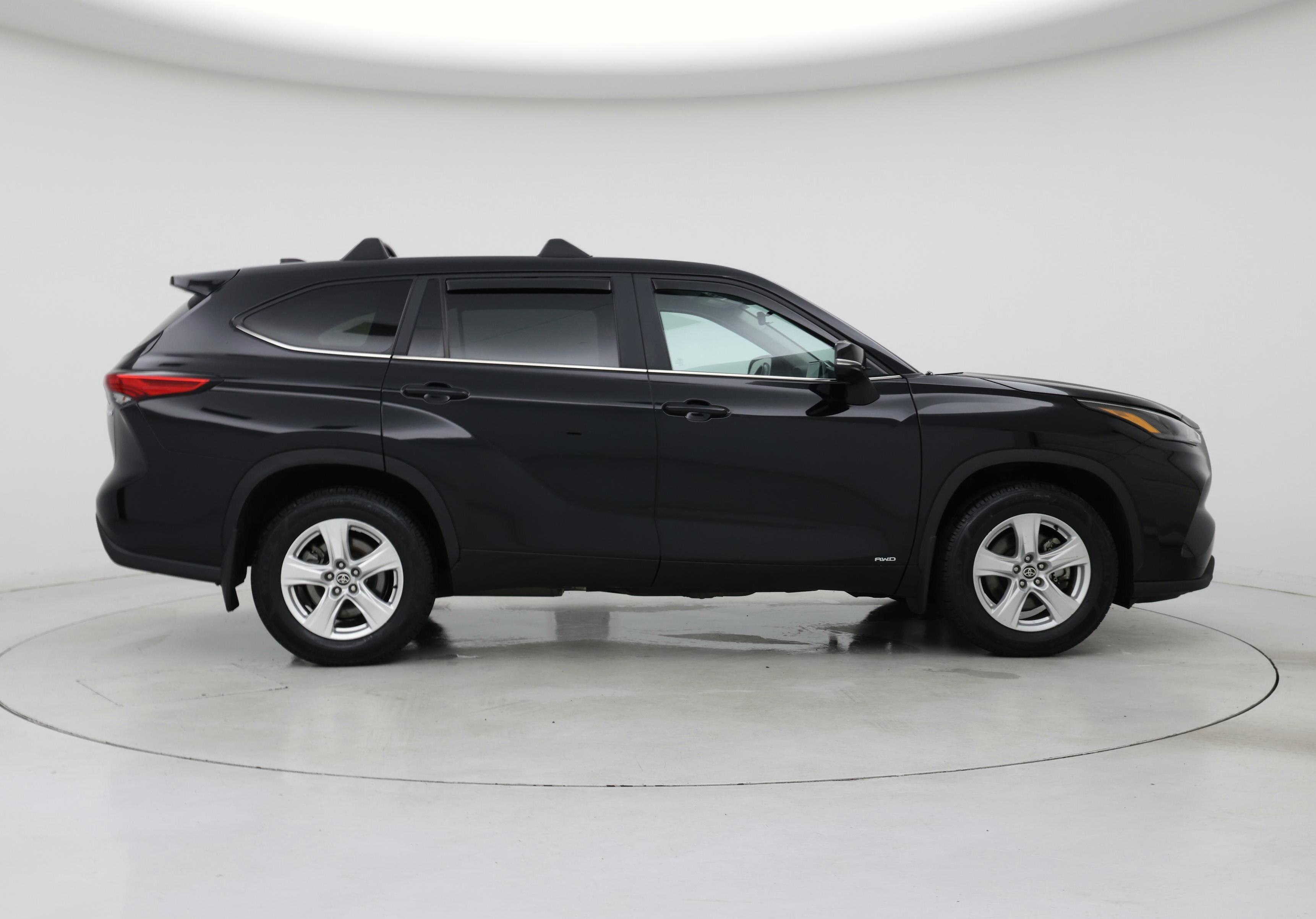 Thumbnail: 2023 Toyota Highlander - 7