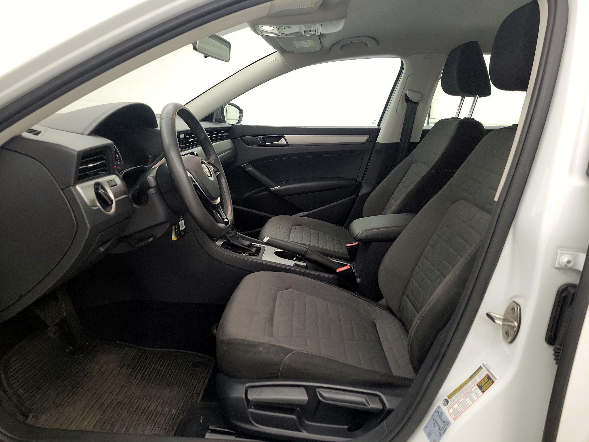 Thumbnail: 2021 Volkswagen Passat - 11