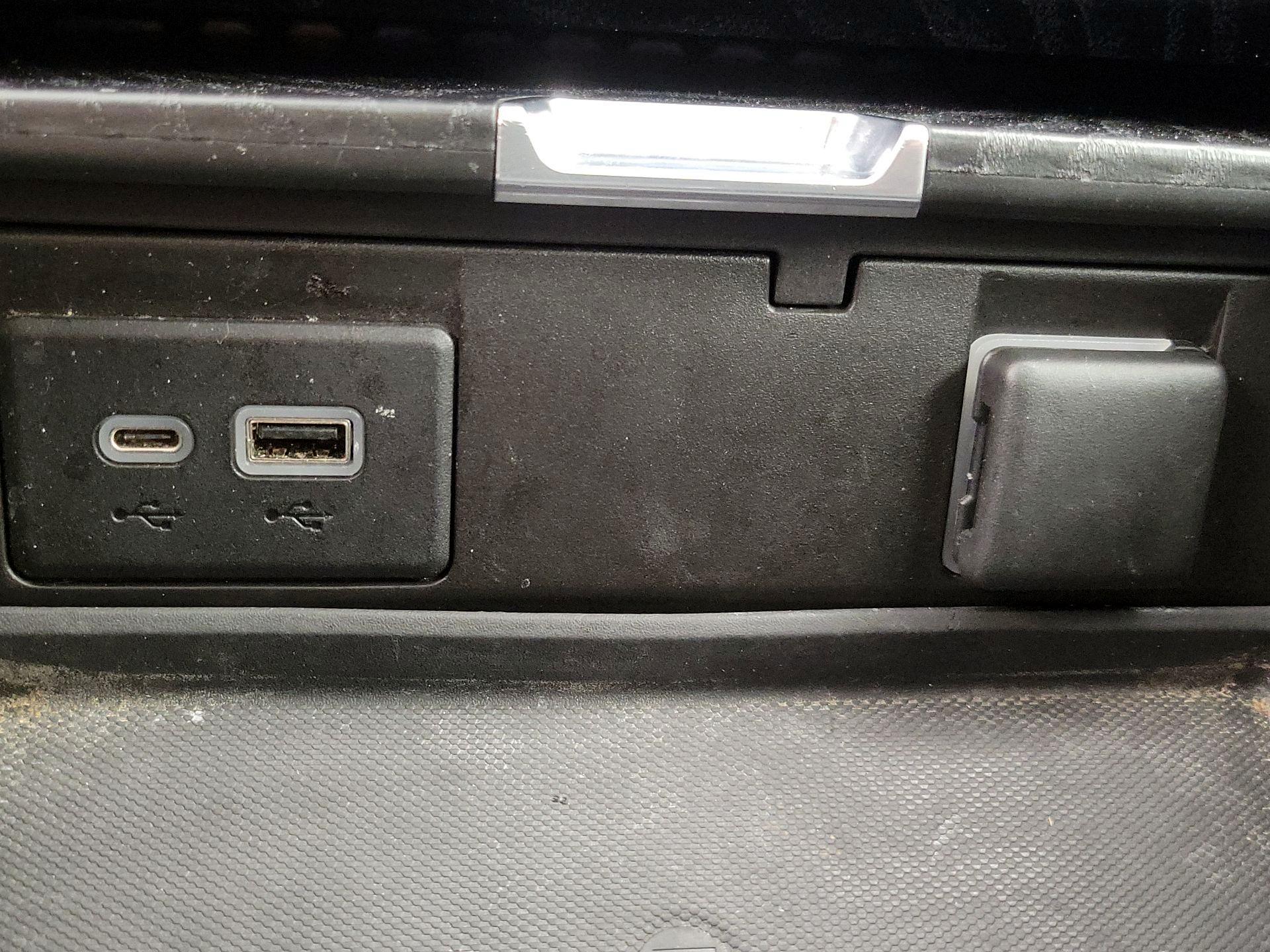 Thumbnail: 2021 GMC Yukon - 19