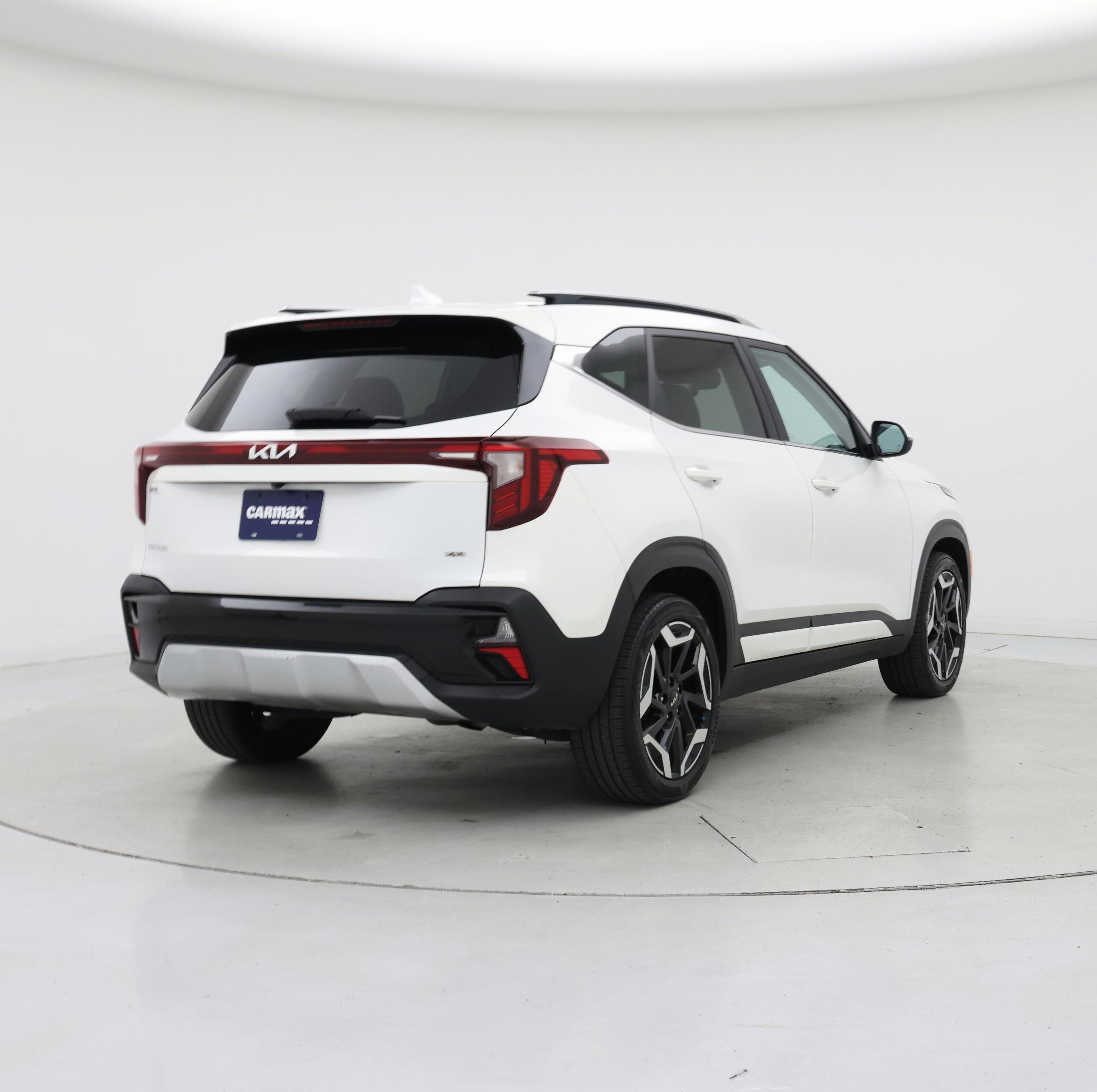 Thumbnail: 2024 Kia Seltos - 8