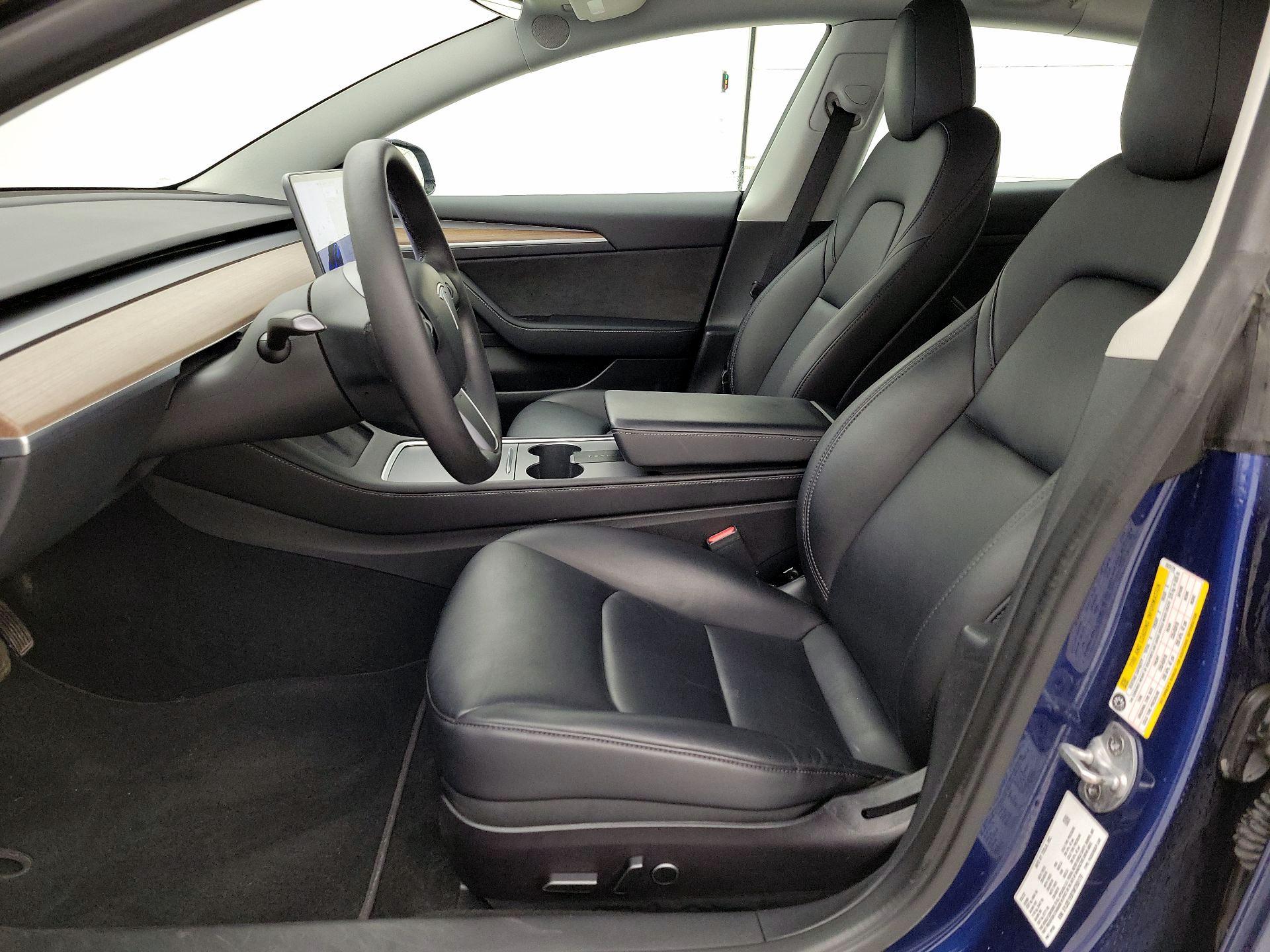 Thumbnail: 2022 Tesla Model 3 - 11