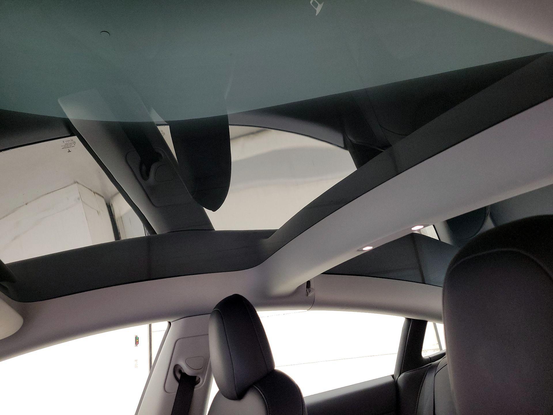 Thumbnail: 2022 Tesla Model 3 - 18