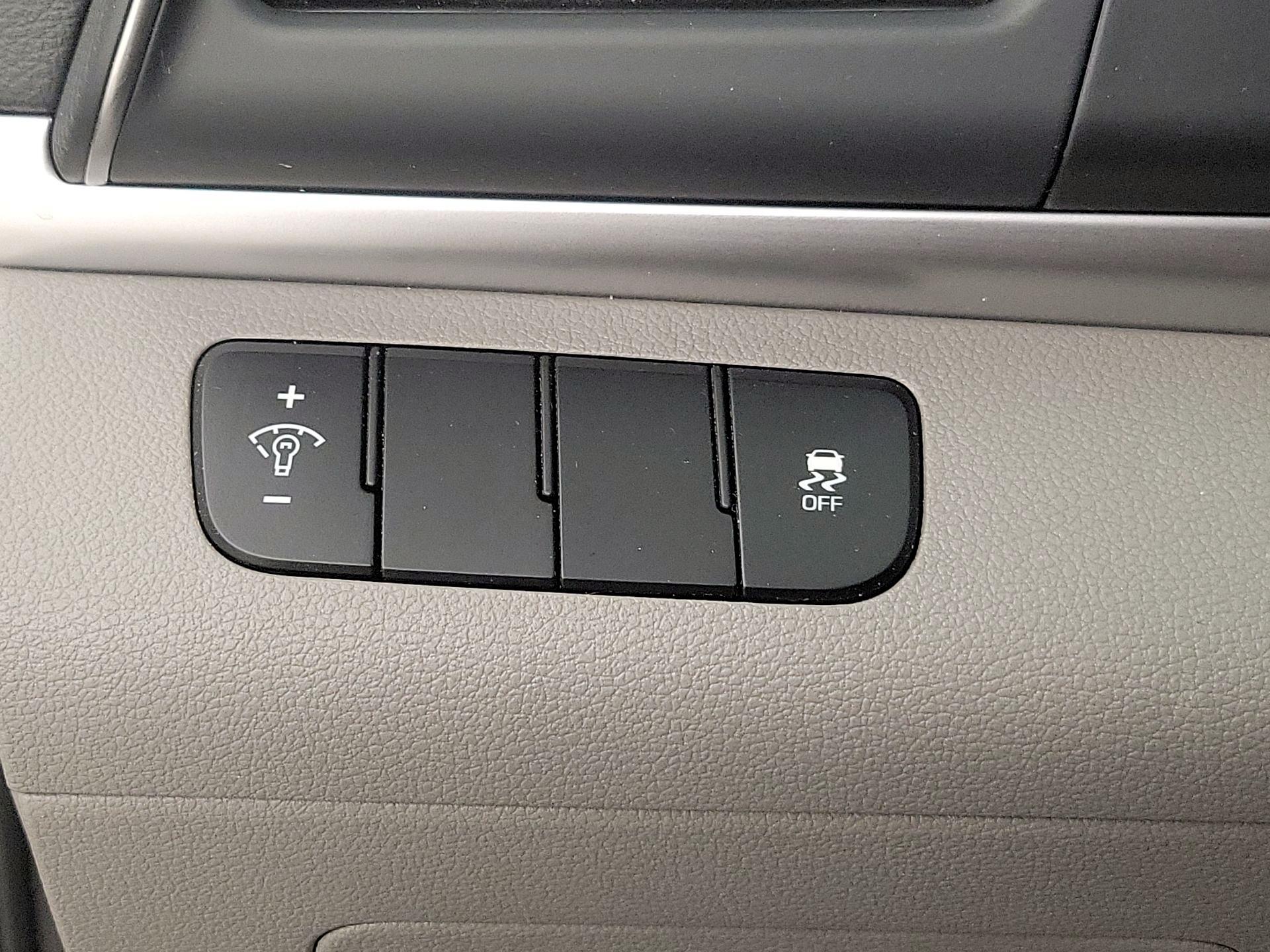 Thumbnail: 2019 Hyundai Elantra - 13