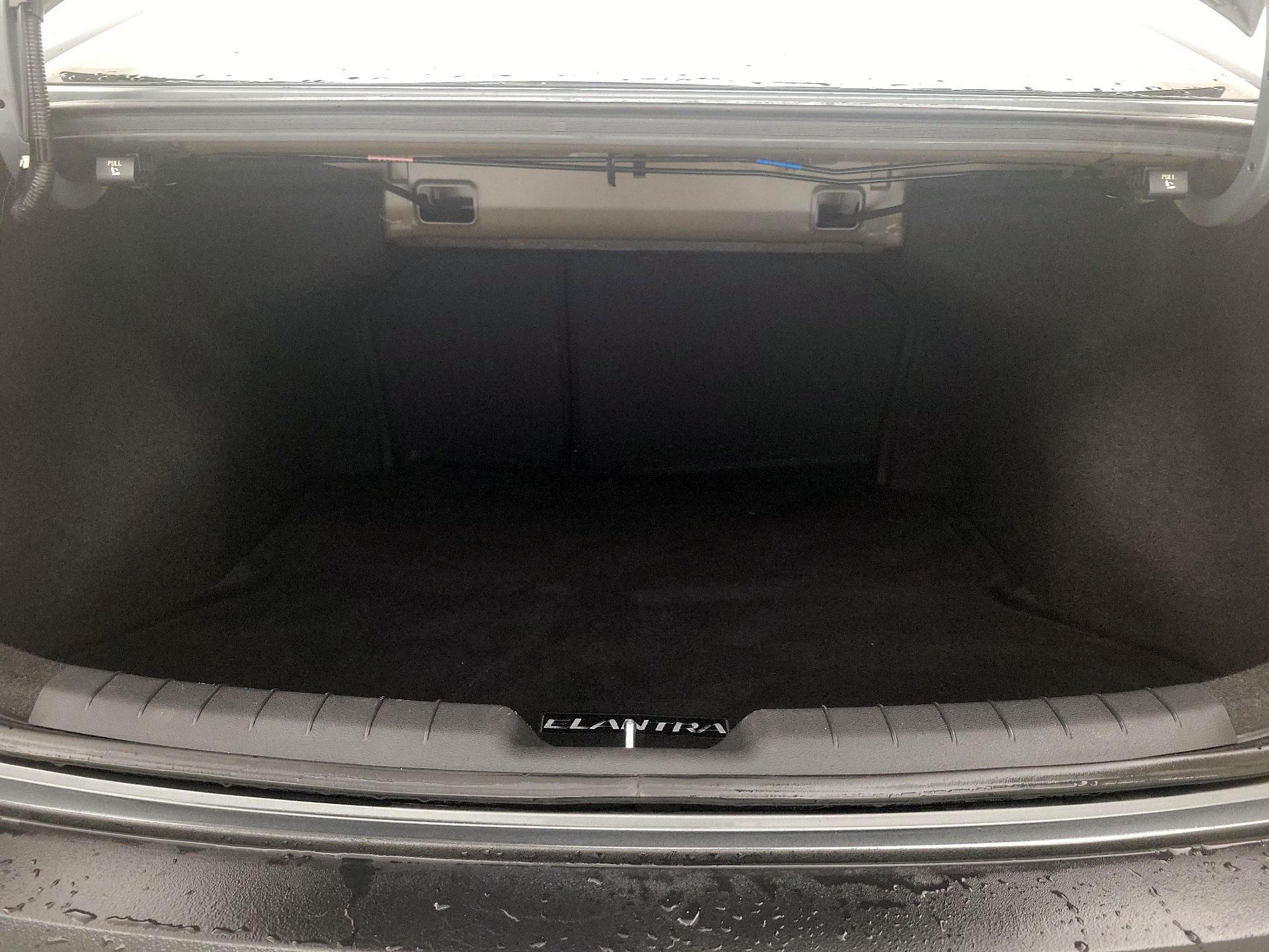 Thumbnail: 2019 Hyundai Elantra - 20