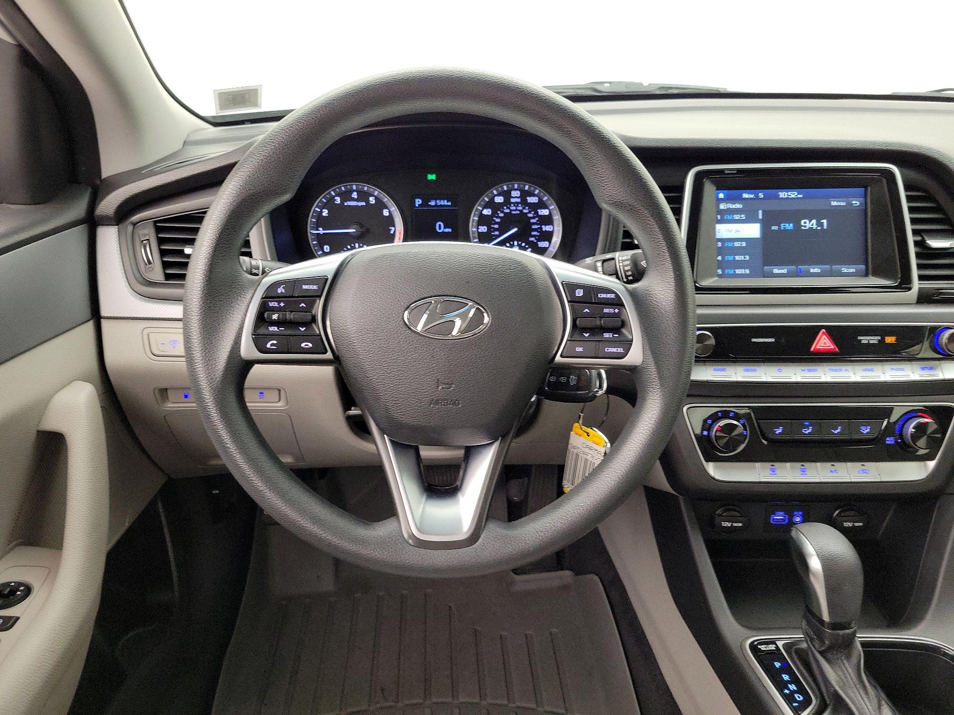 Thumbnail: 2019 Hyundai Sonata - 10