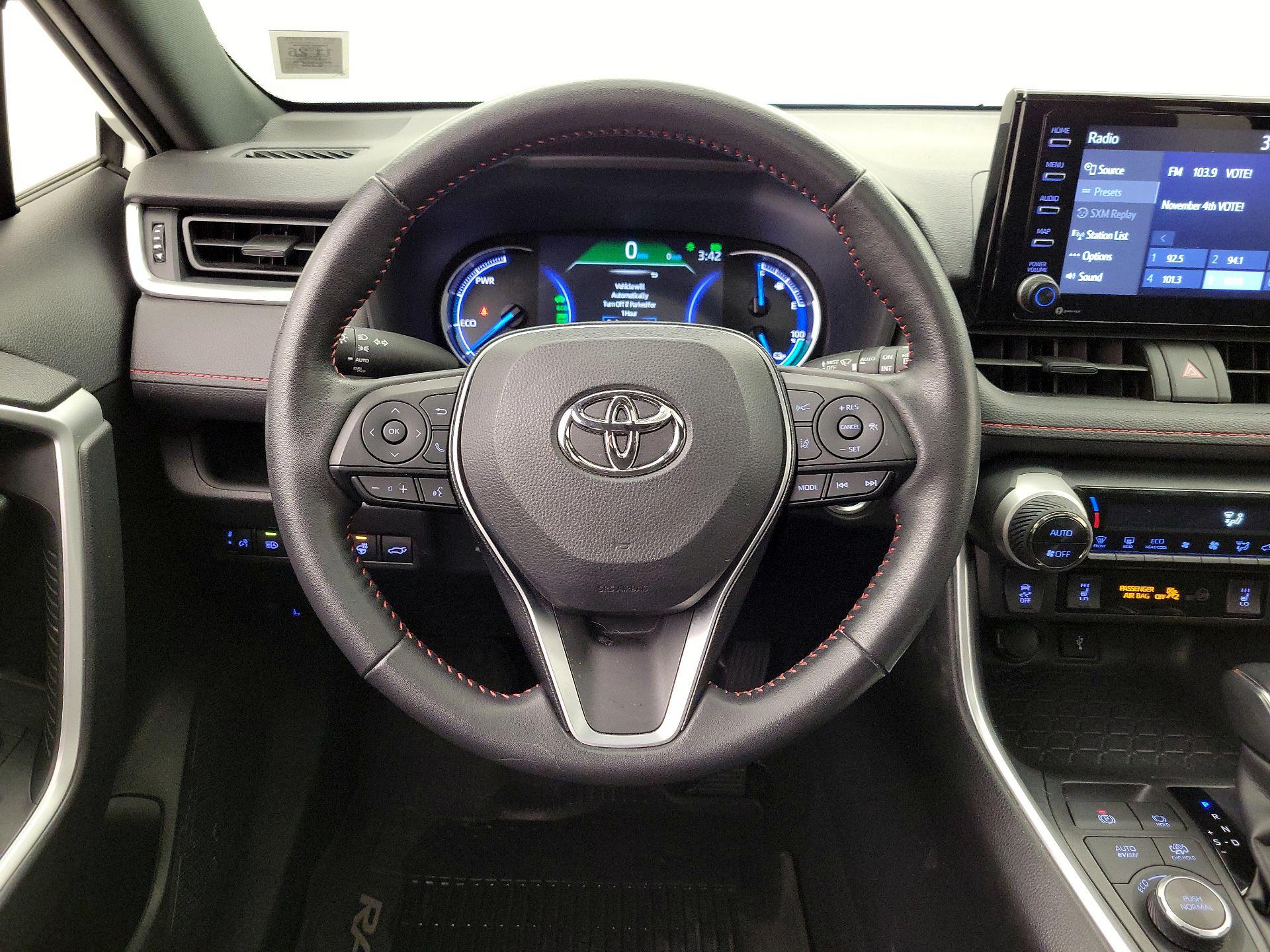 Thumbnail: 2022 Toyota RAV4 - 10