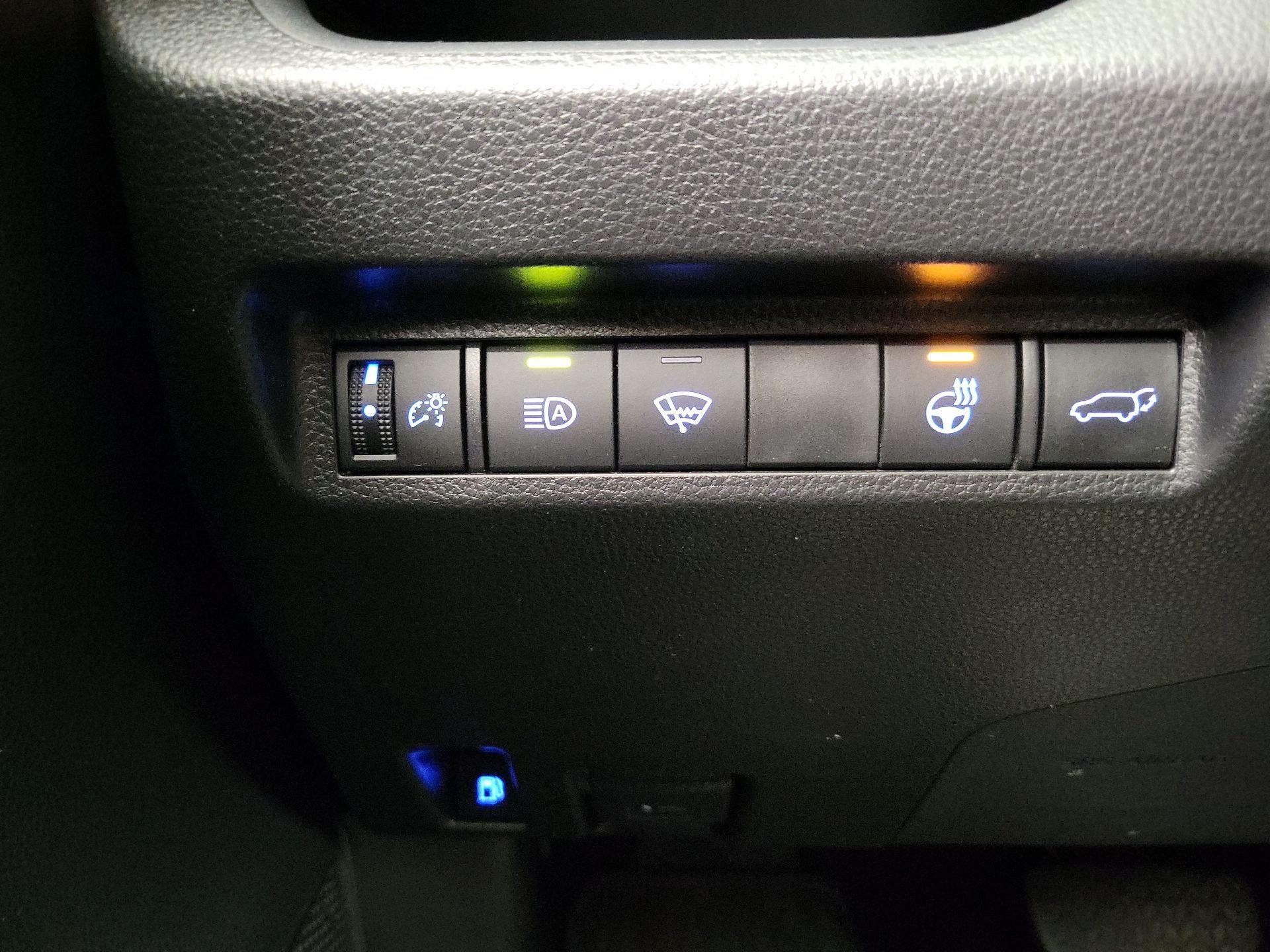 Thumbnail: 2022 Toyota RAV4 - 13