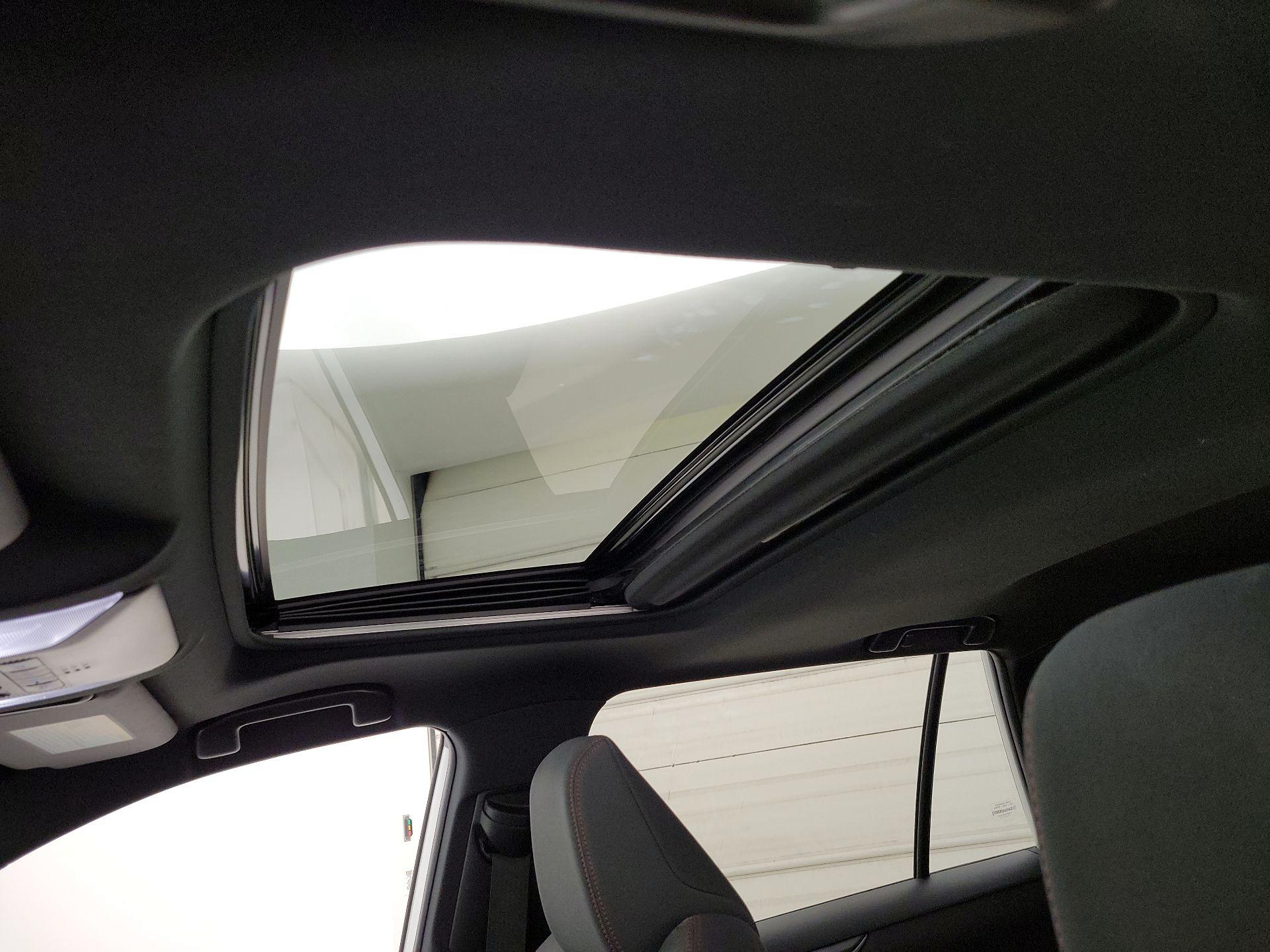 Thumbnail: 2022 Toyota RAV4 - 19