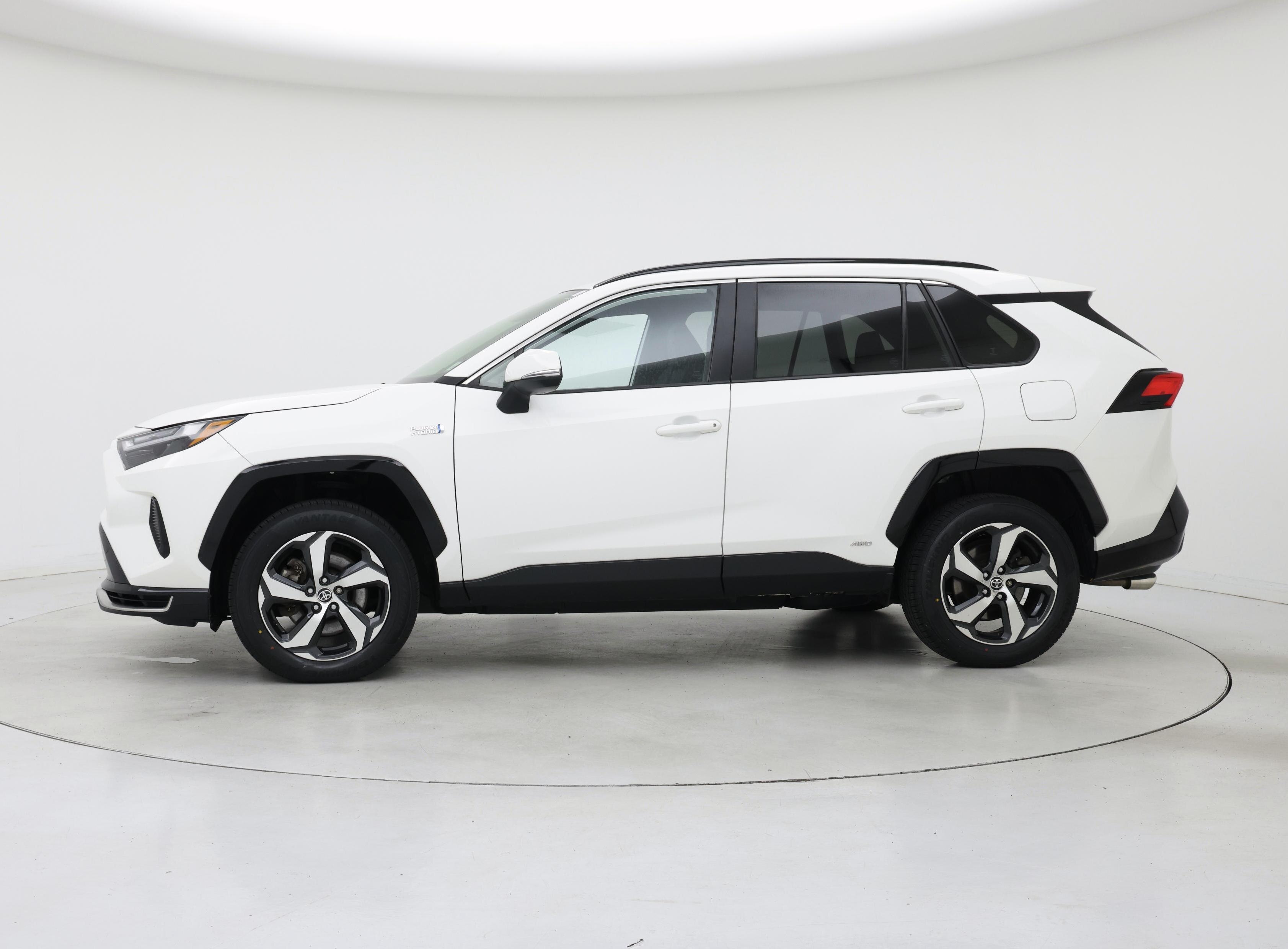 Thumbnail: 2022 Toyota RAV4 - 3